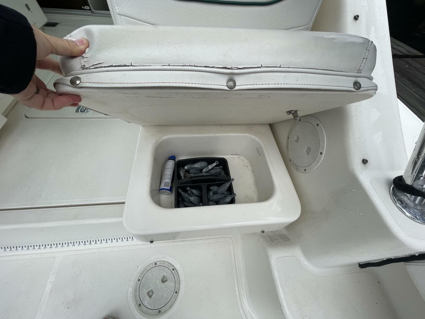 2000 Pursuit 3000 Express — photo 17