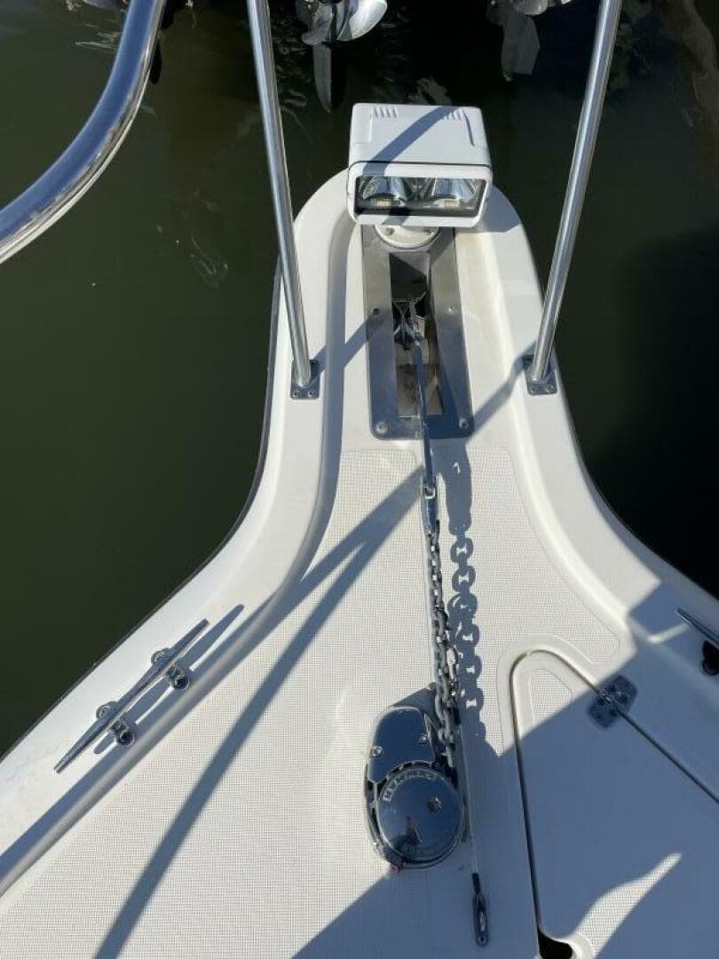 2000 Pursuit 3000 Express — photo 6