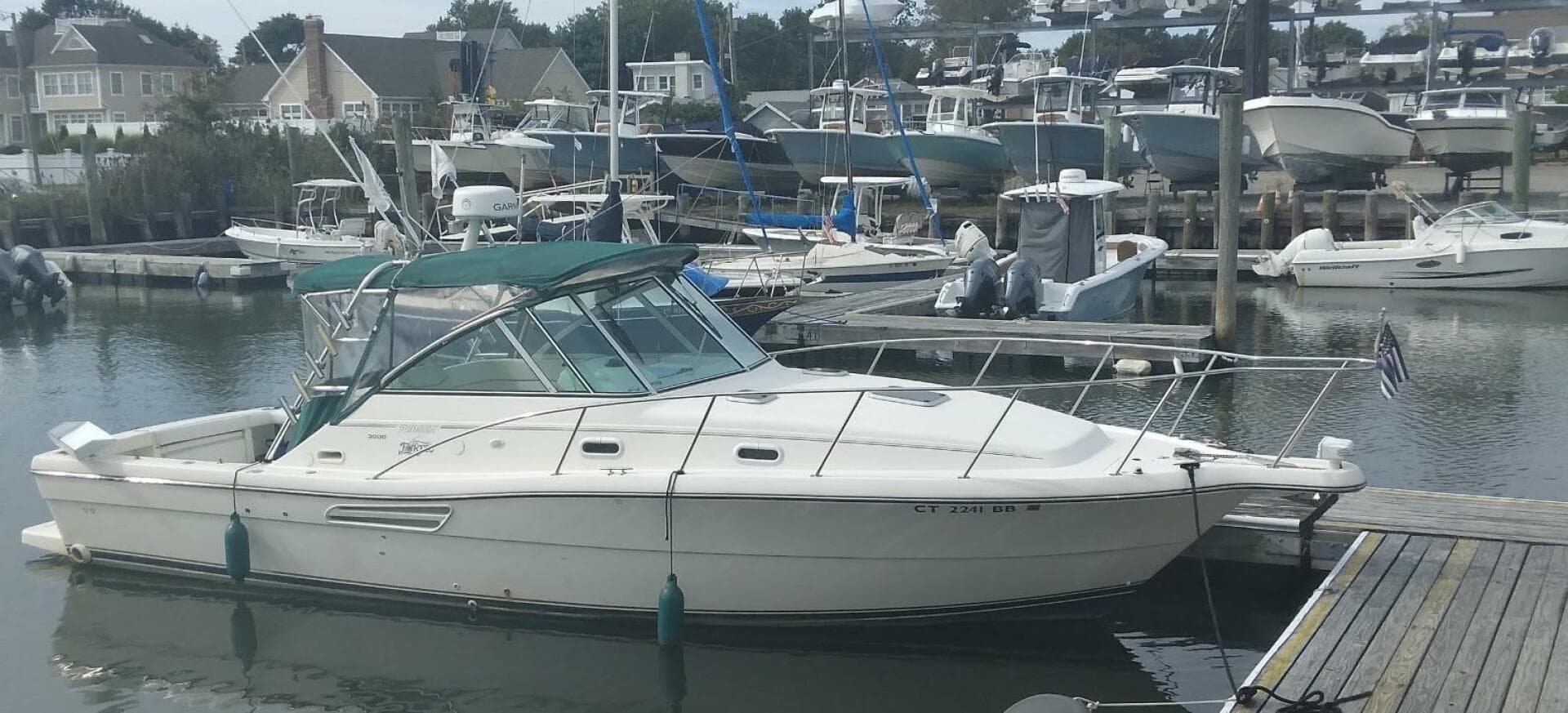 2000 Pursuit 3000 Express — photo 1