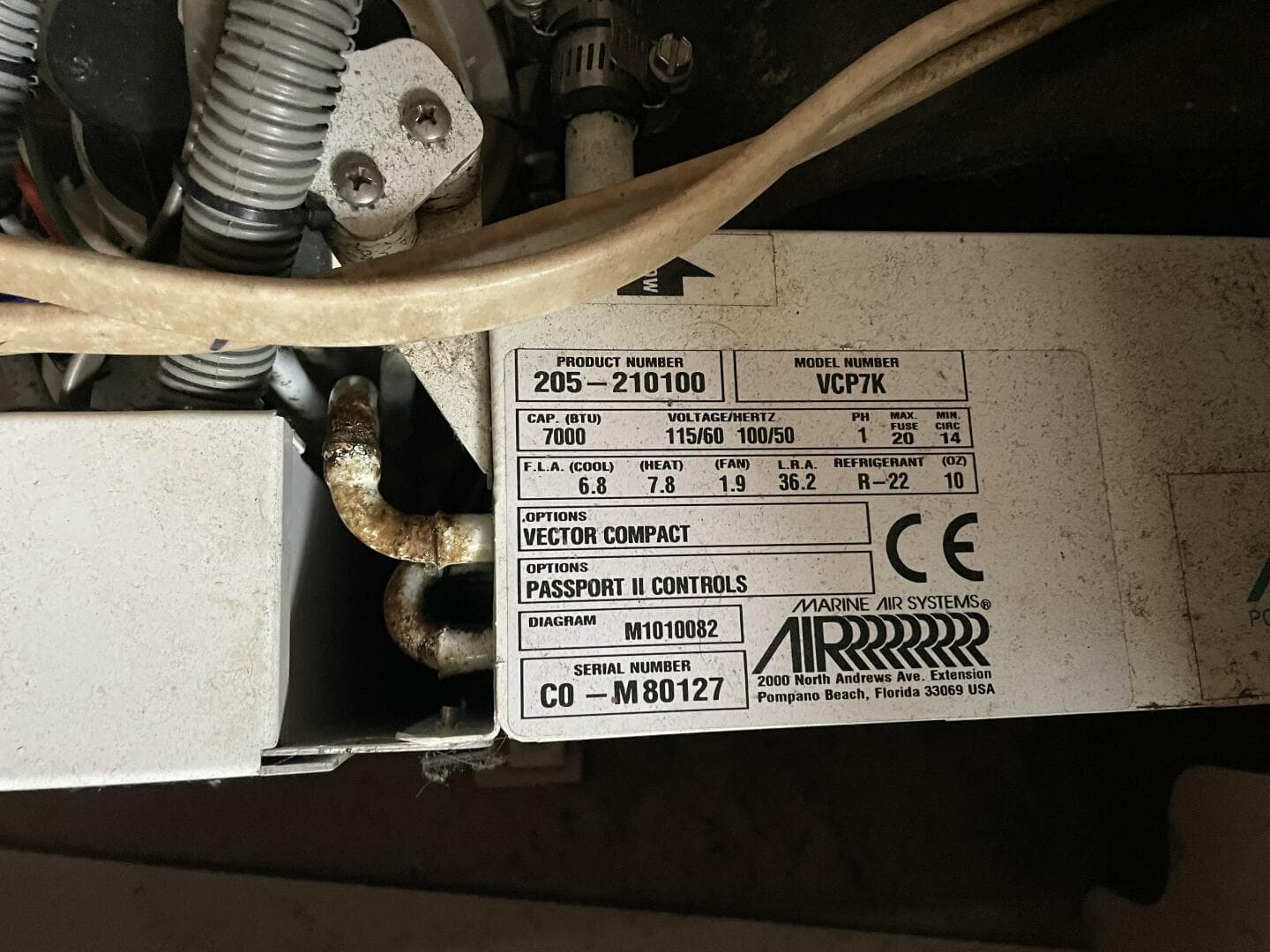 2000 Pursuit 3000 Express — photo 25