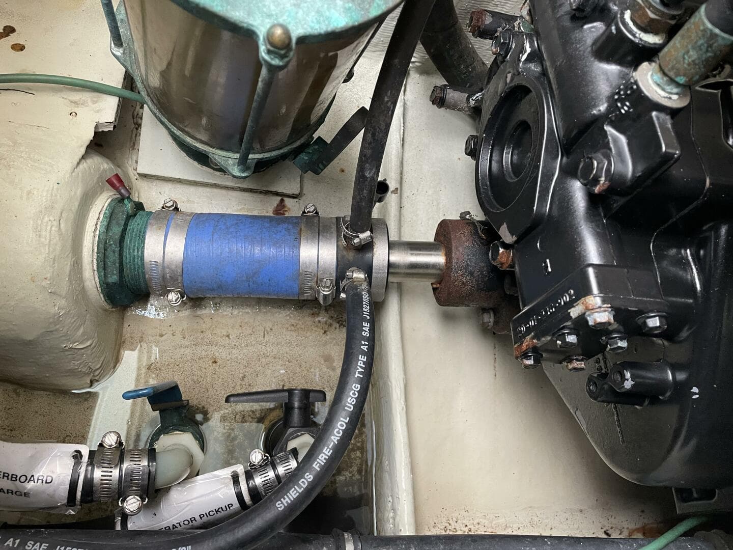 2000 Pursuit 3000 Express — photo 41