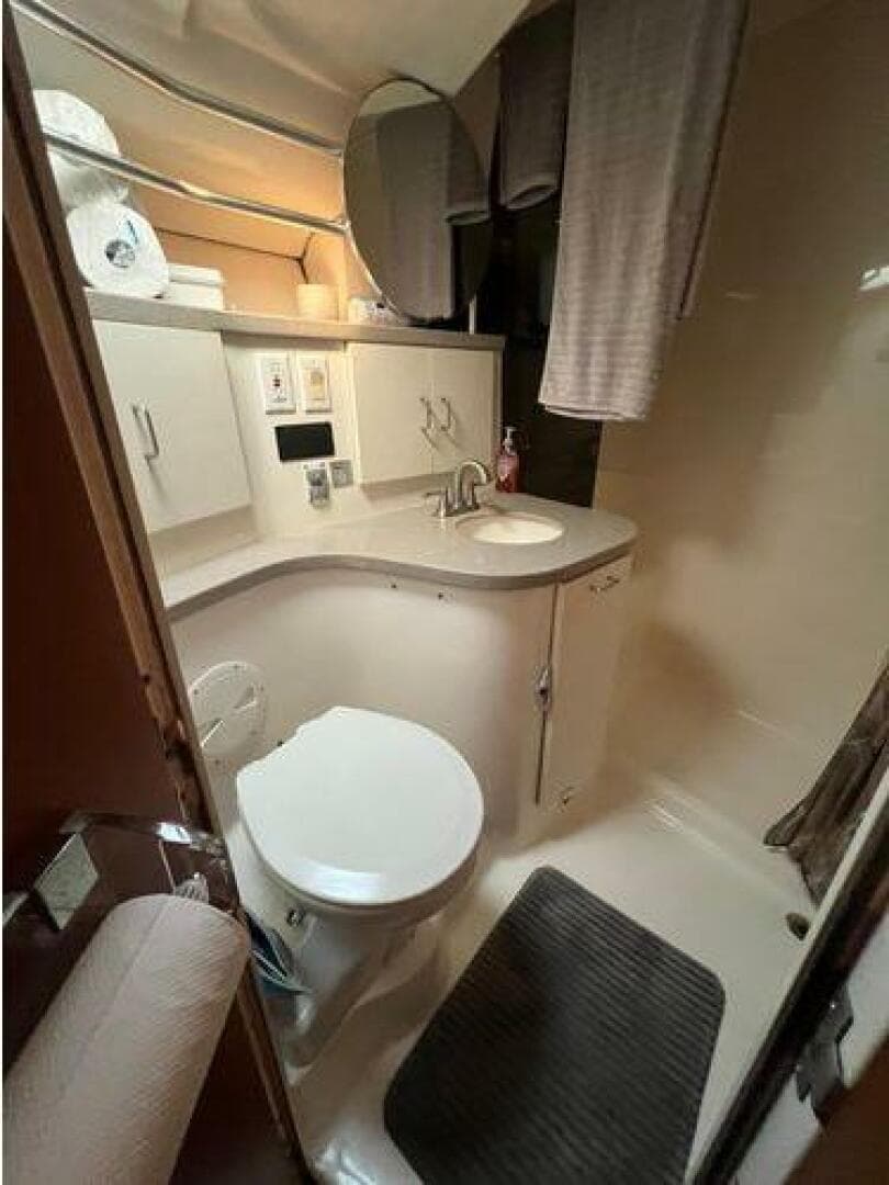 1993 Mainship Sedan Bridge — photo 10