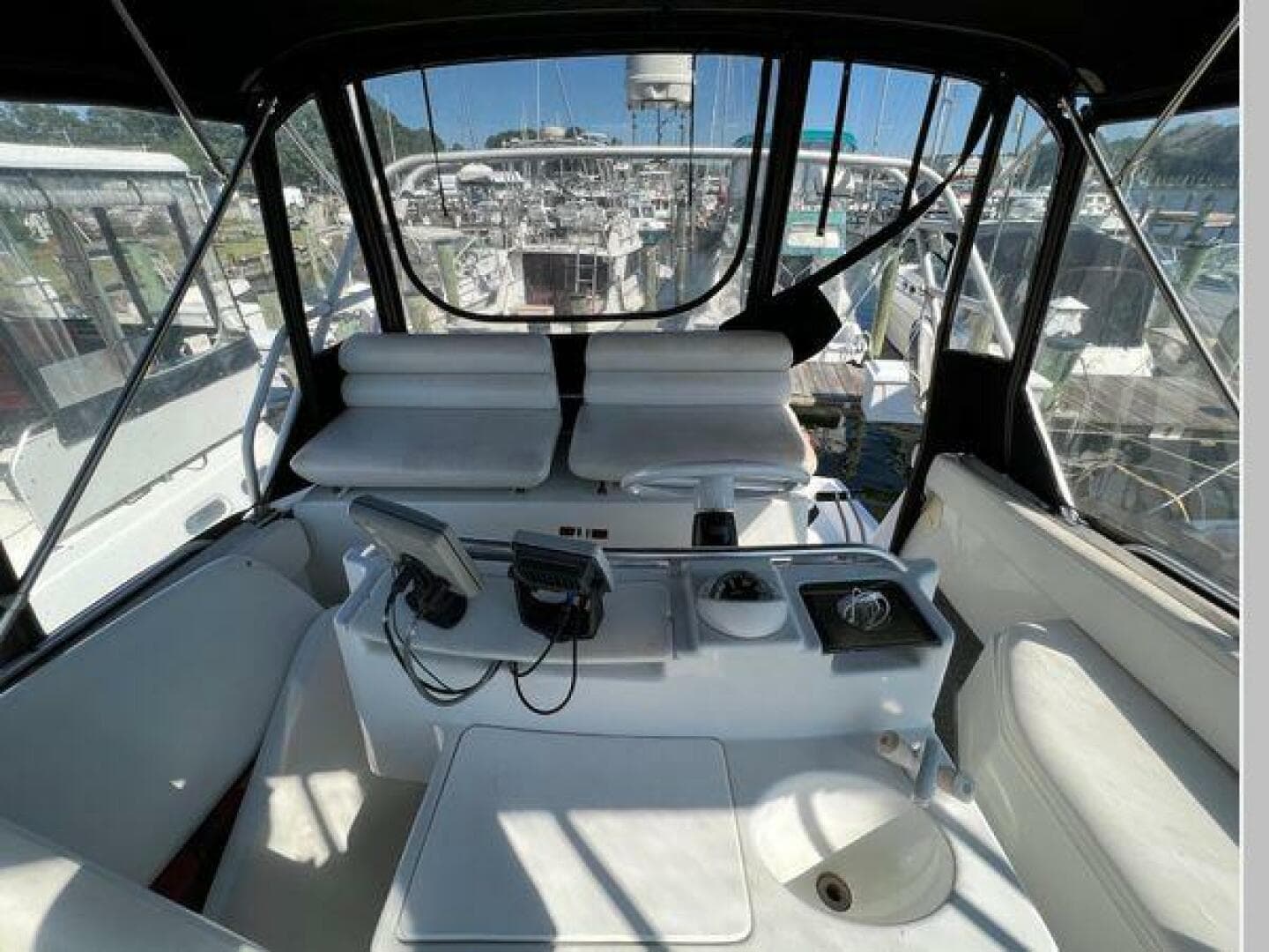 1993 Mainship Sedan Bridge — photo 22