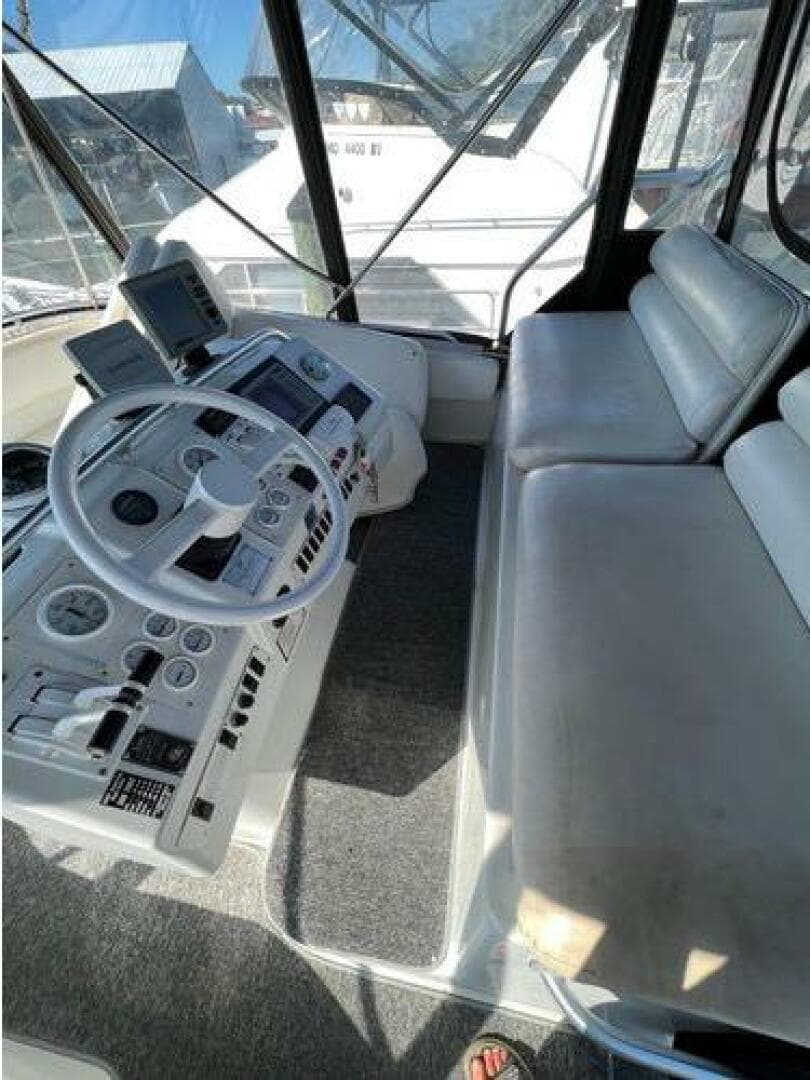 1993 Mainship Sedan Bridge — photo 20