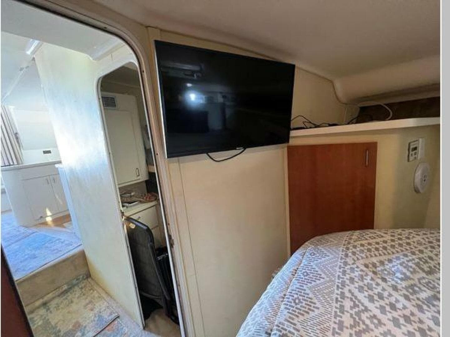 1993 Mainship Sedan Bridge — photo 8