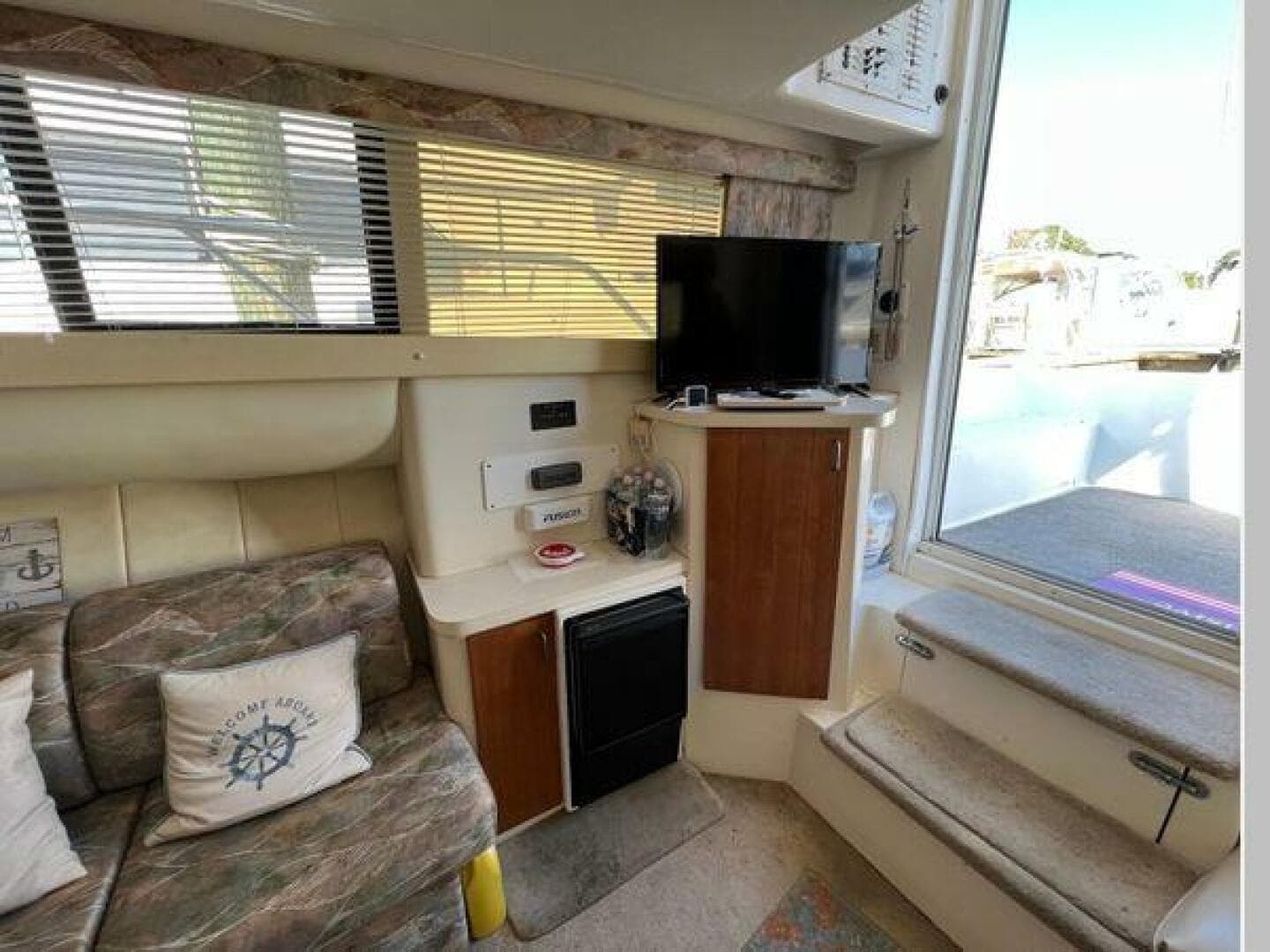 1993 Mainship Sedan Bridge — photo 17