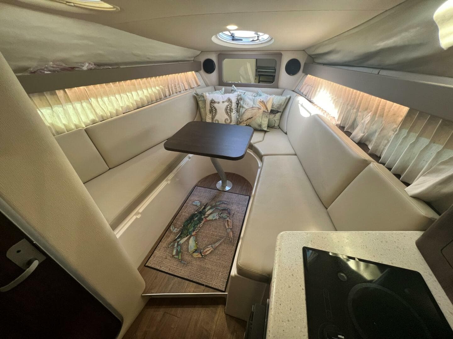 2018 Regal 28 Express — photo 12