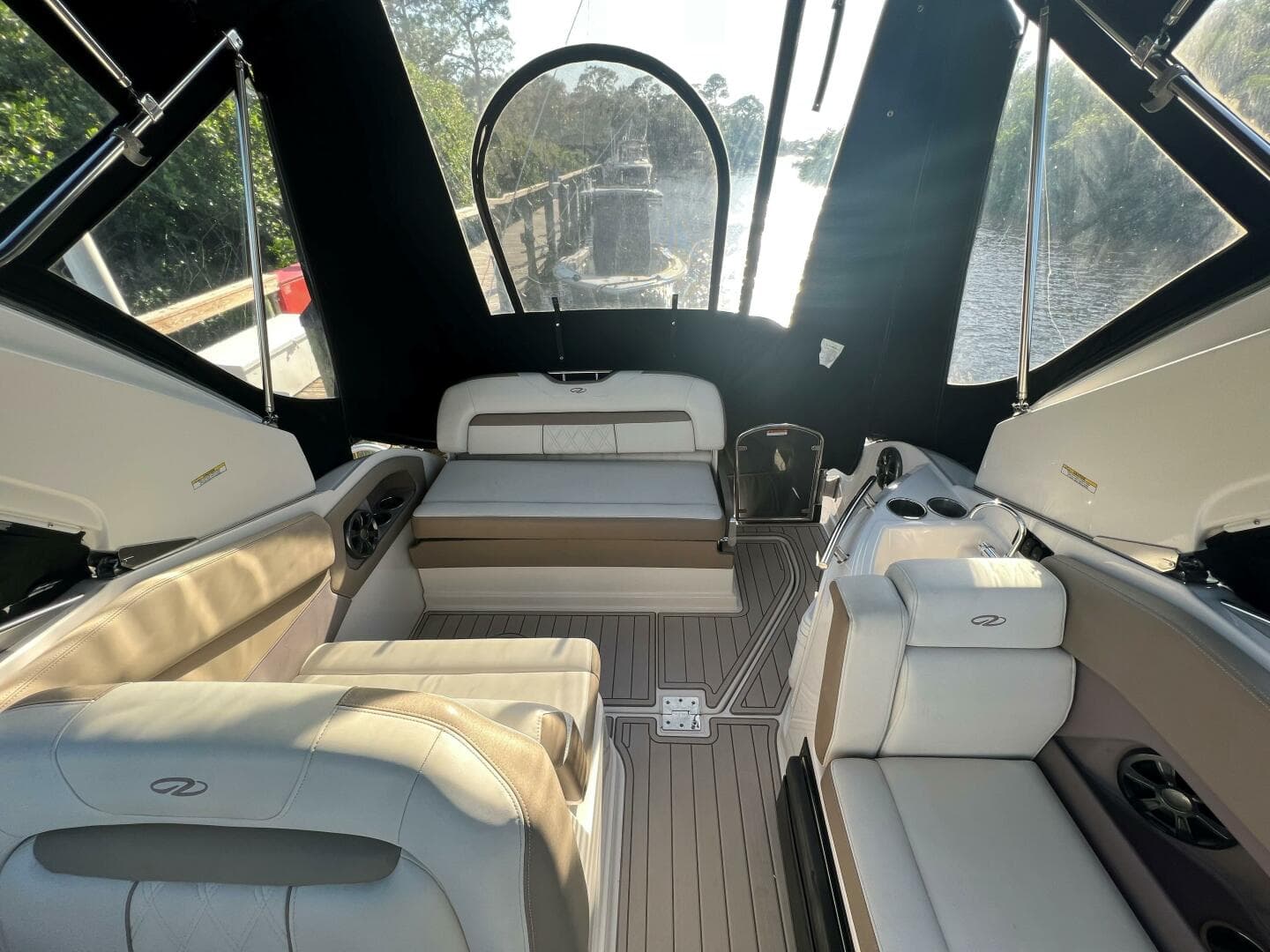 2018 Regal 28 Express — photo 5