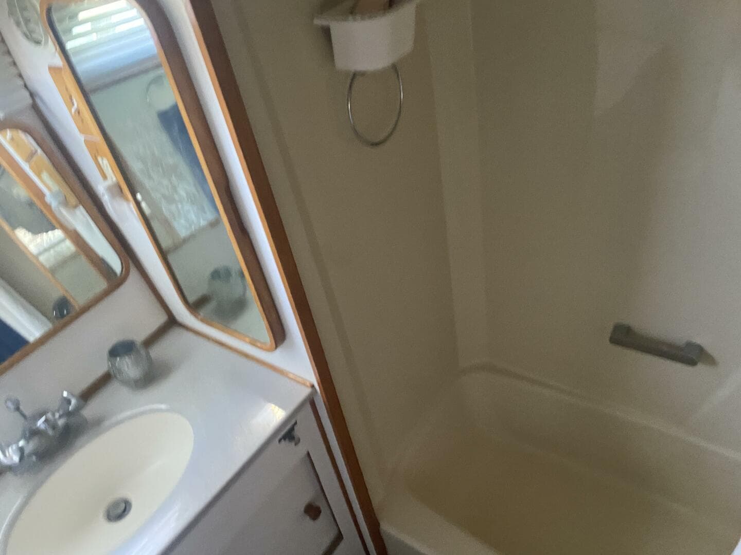 1989 Chris-Craft 427 Catalina — photo 10