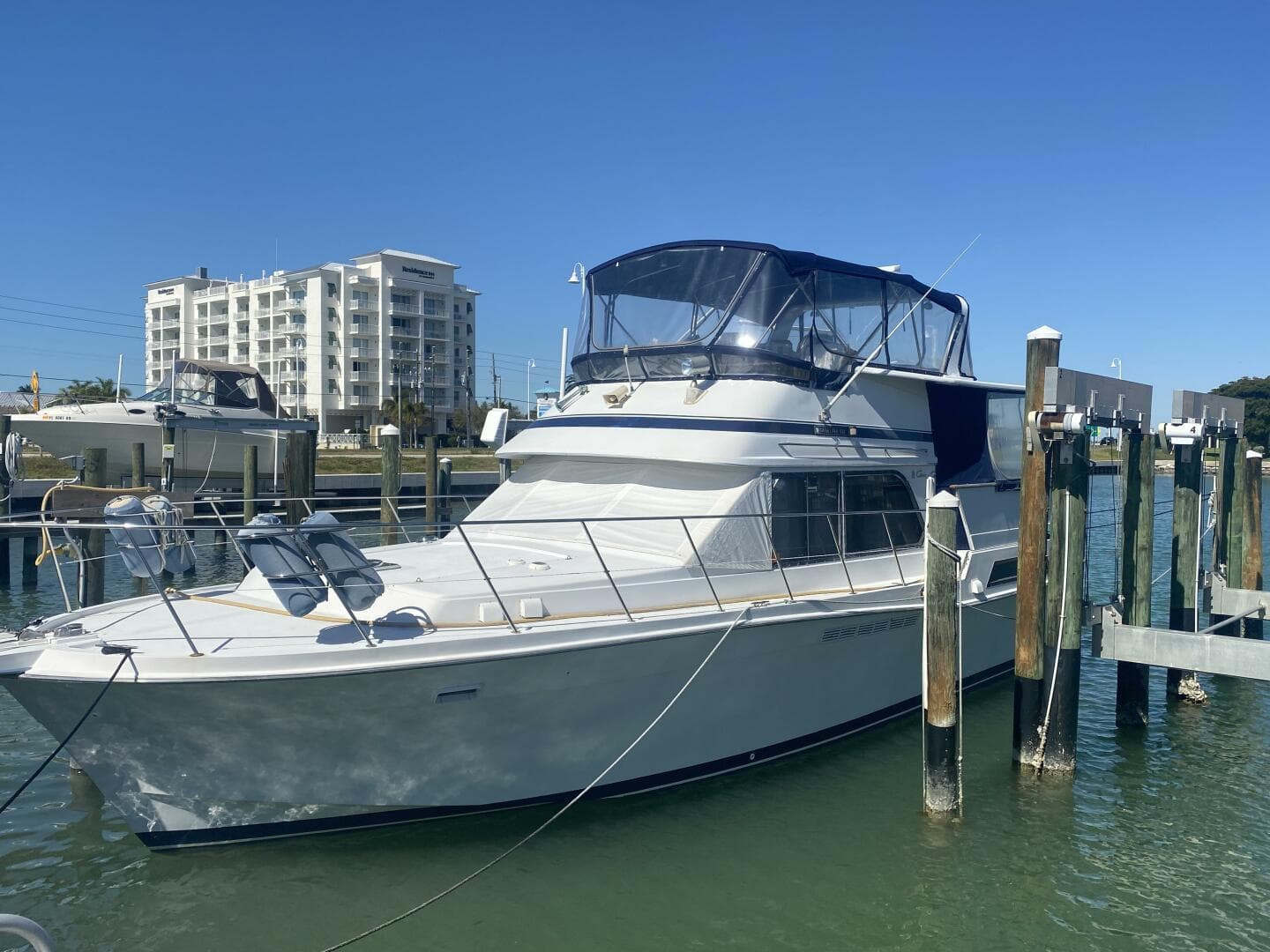 1989 Chris-Craft 427 Catalina — photo 1