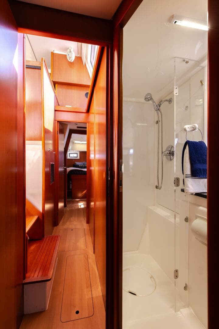 2013 Leopard 48 — photo 25