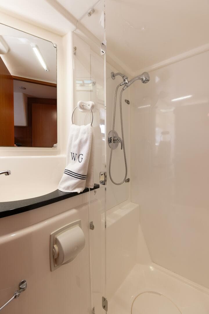 2013 Leopard 48 — photo 20