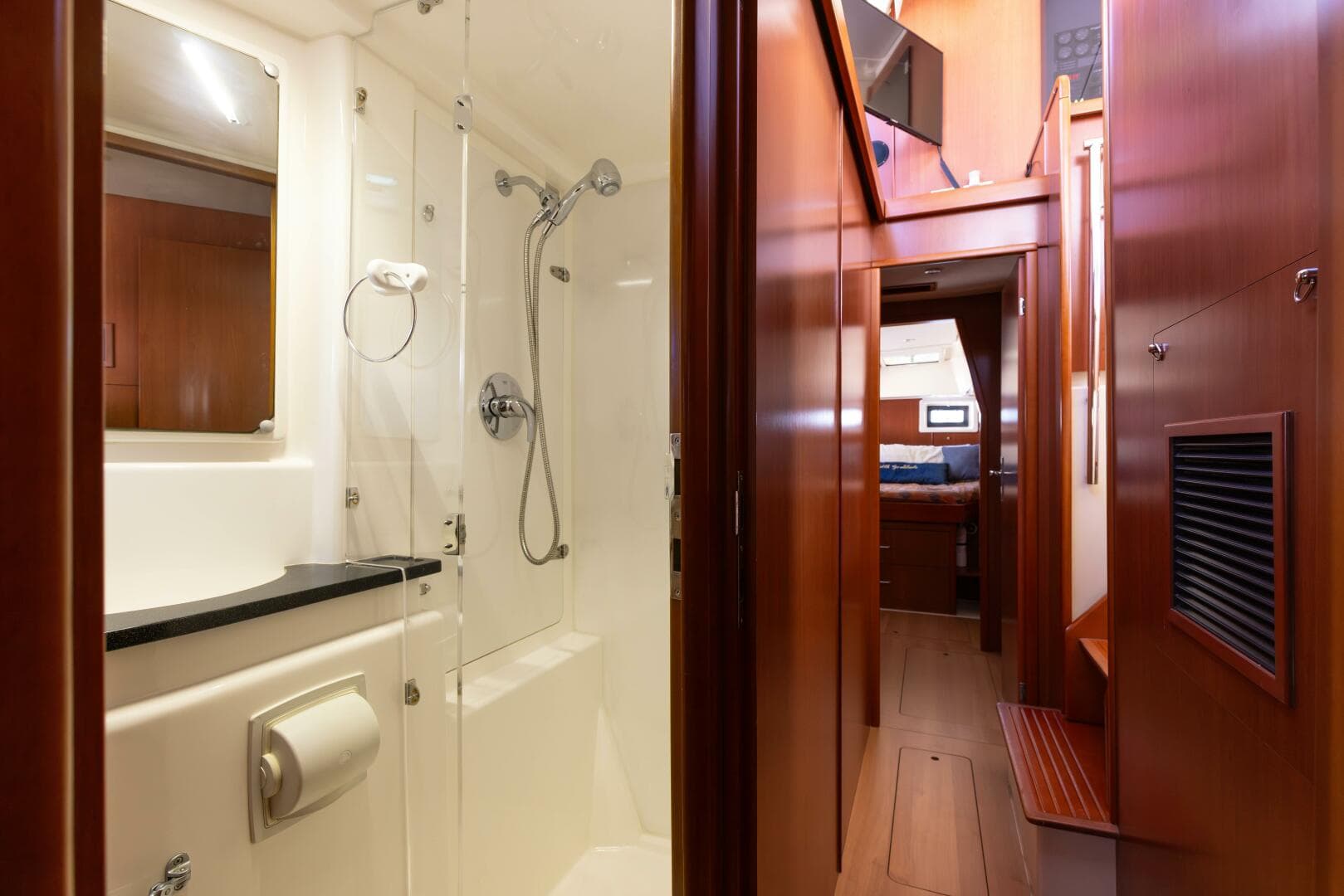 2013 Leopard 48 — photo 13