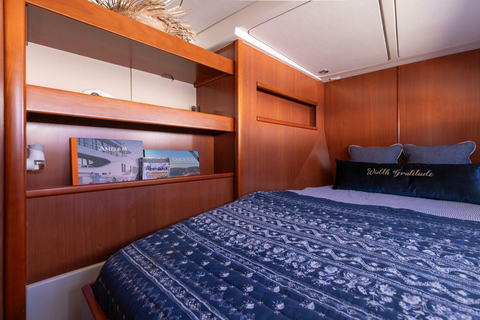 2013 Leopard 48 — photo 11