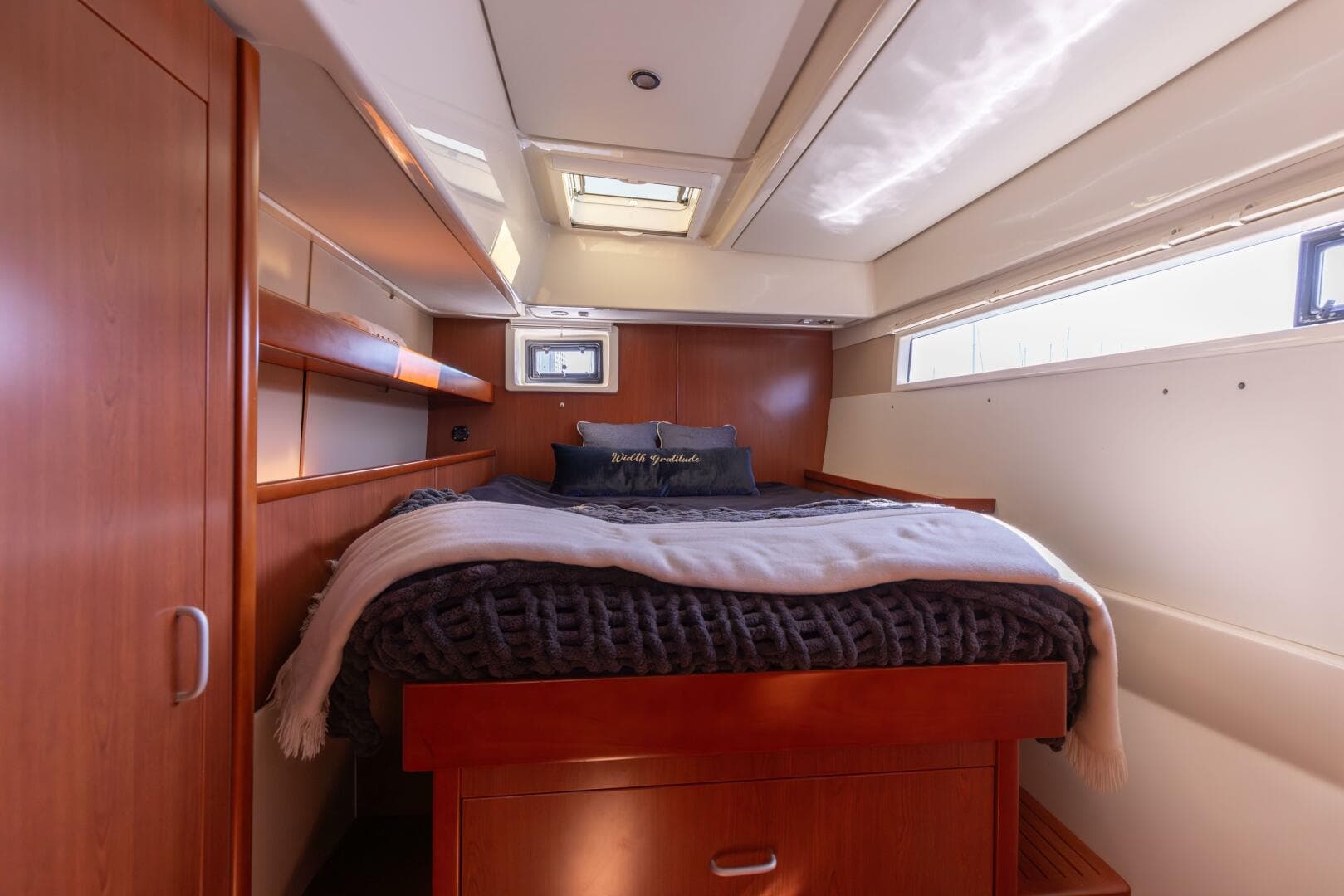 2013 Leopard 48 — photo 21