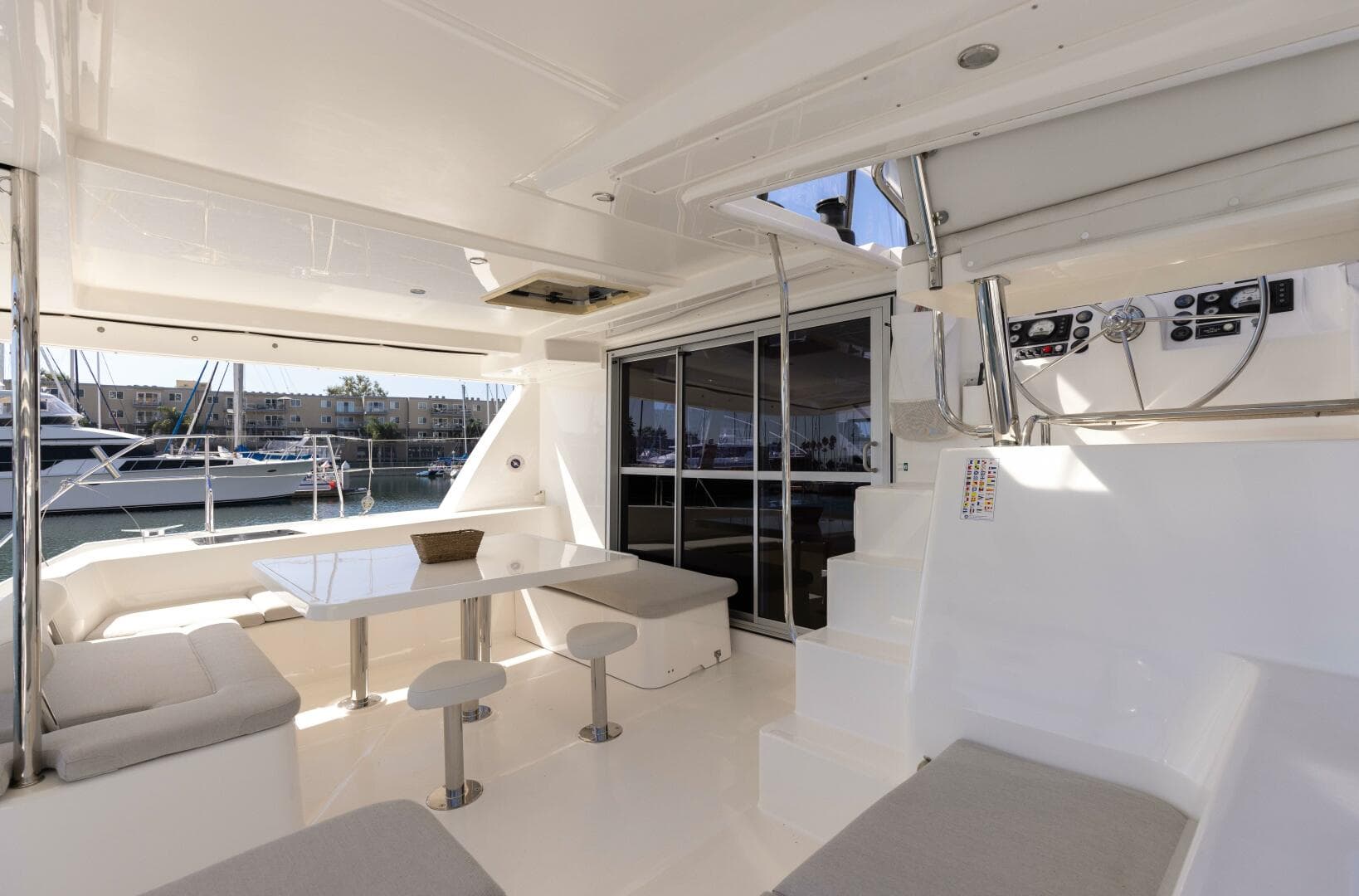 2013 Leopard 48 — photo 8