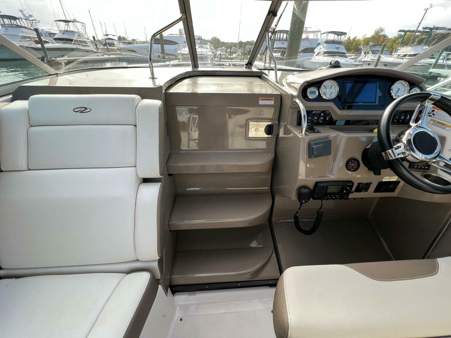 2017 Regal 28 Express — photo 14