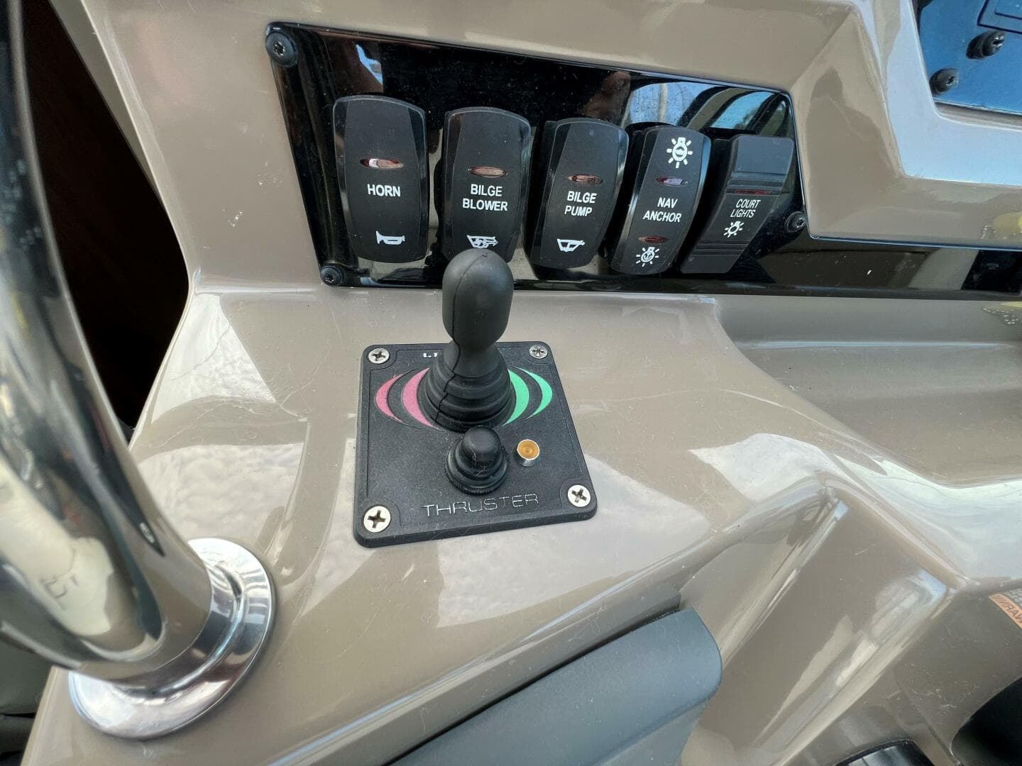 2017 Regal 28 Express — photo 15