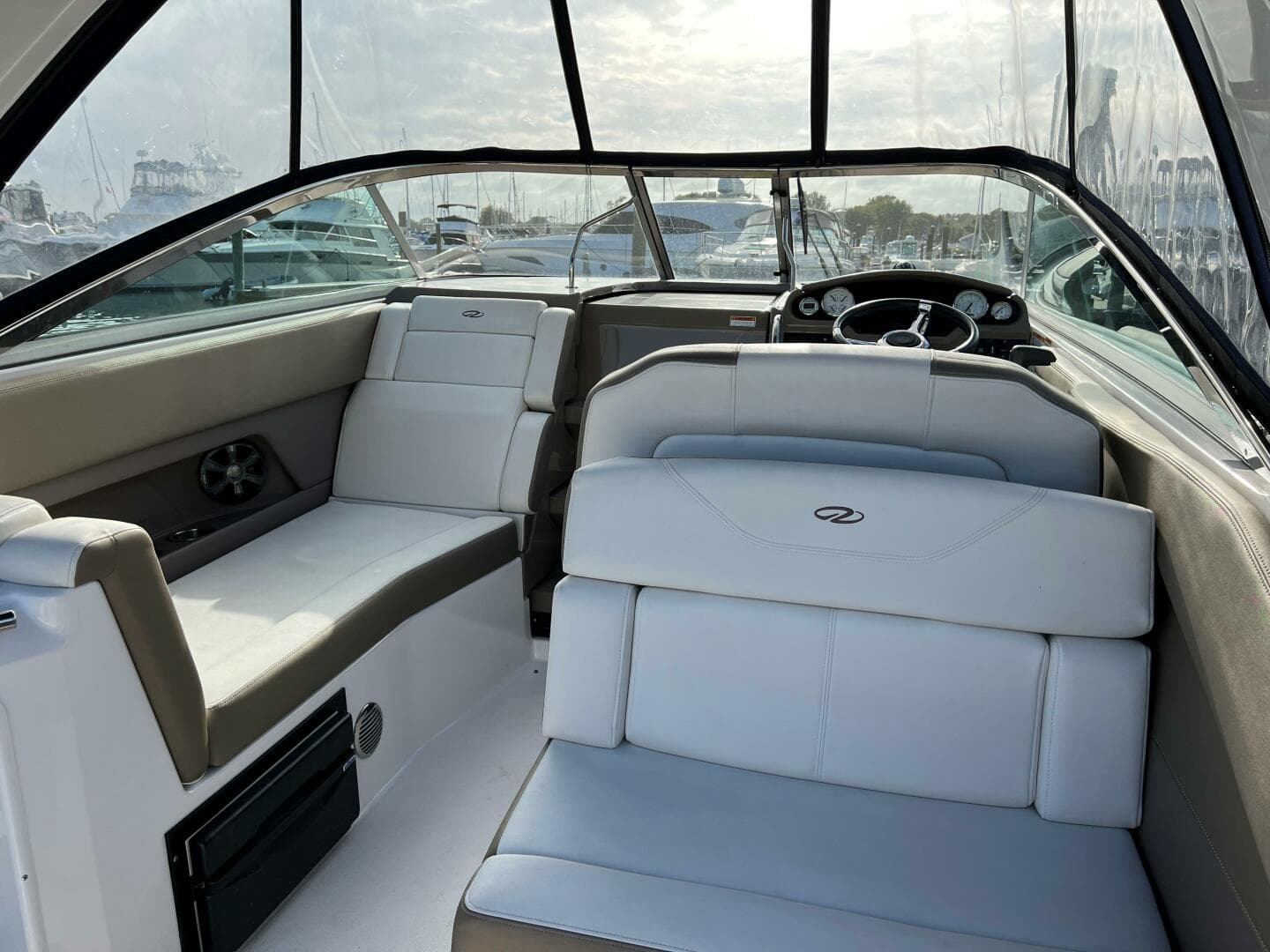 2017 Regal 28 Express — photo 10