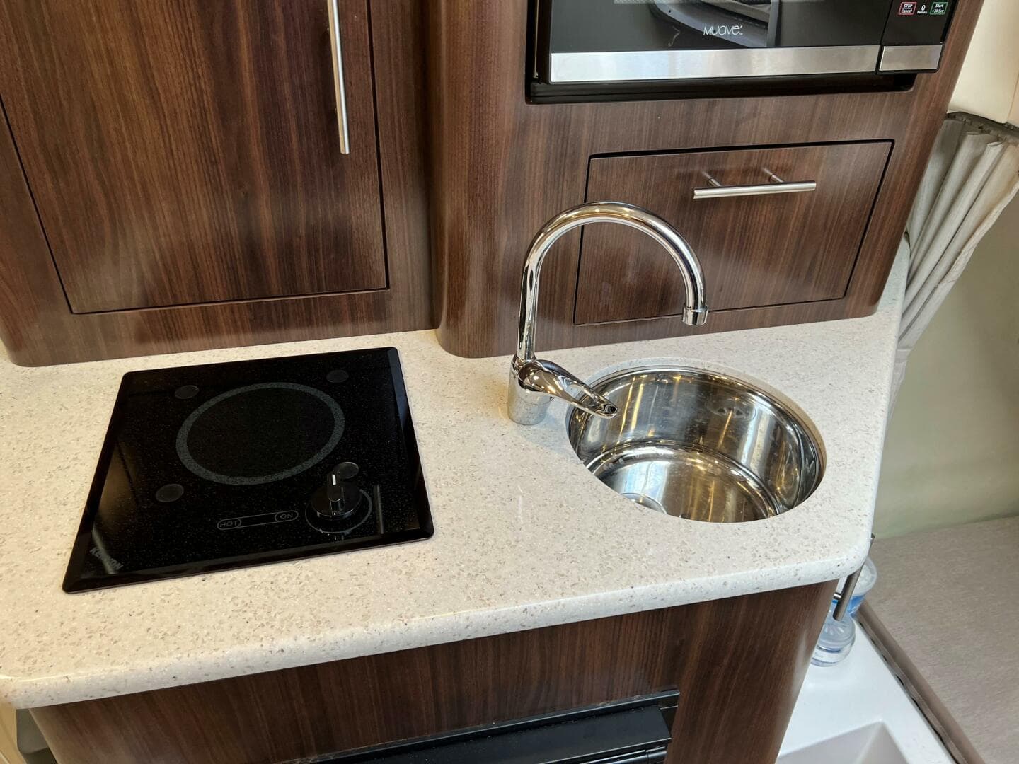 2017 Regal 28 Express — photo 27