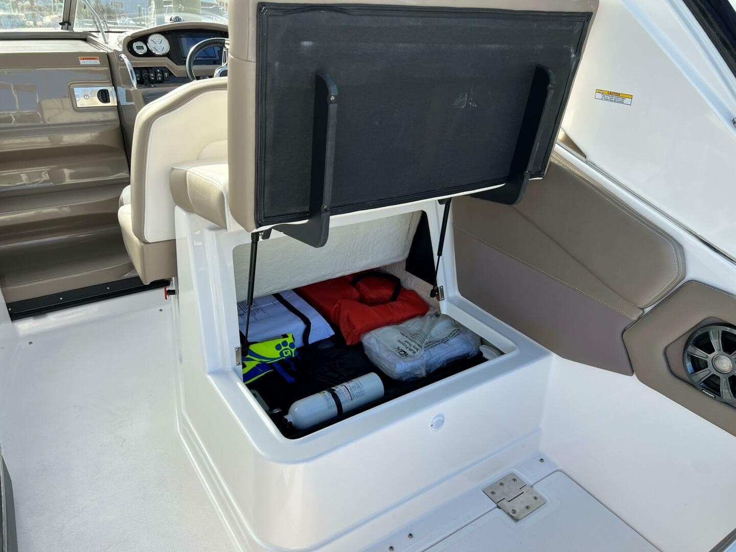 2017 Regal 28 Express — photo 17