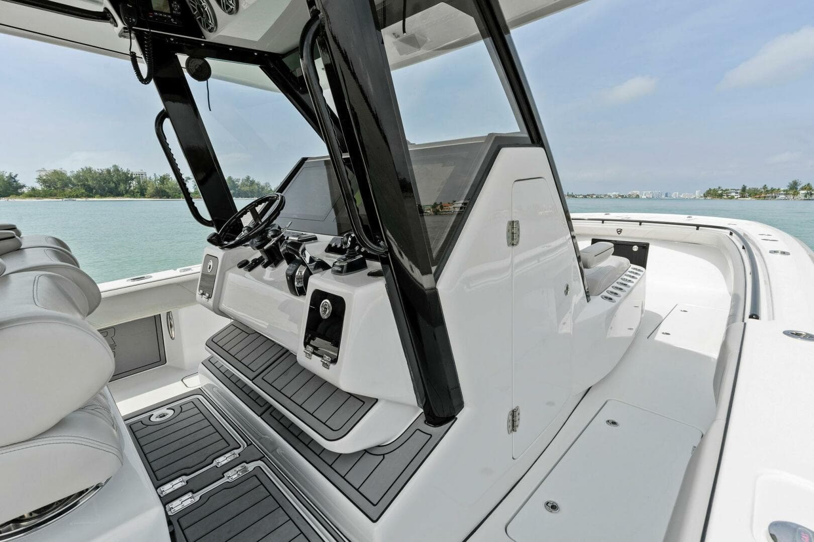 2022 Barker Boatworks 40 High Performance Cat — photo 38