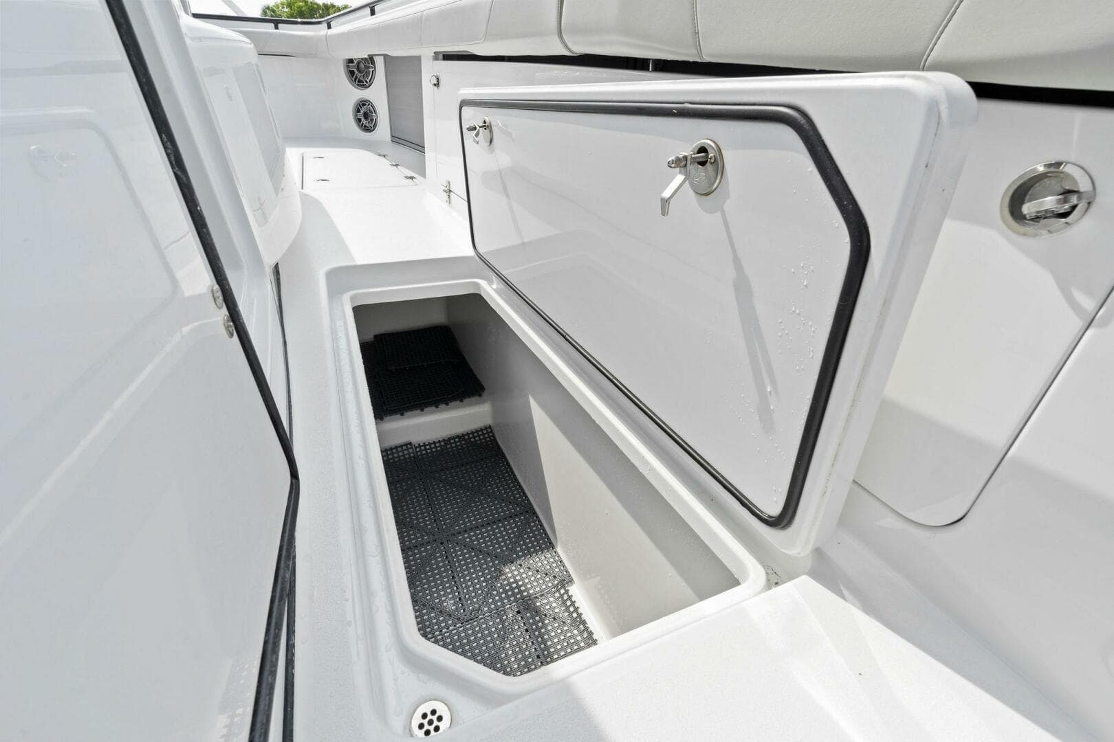 2022 Barker Boatworks 40 High Performance Cat — photo 56