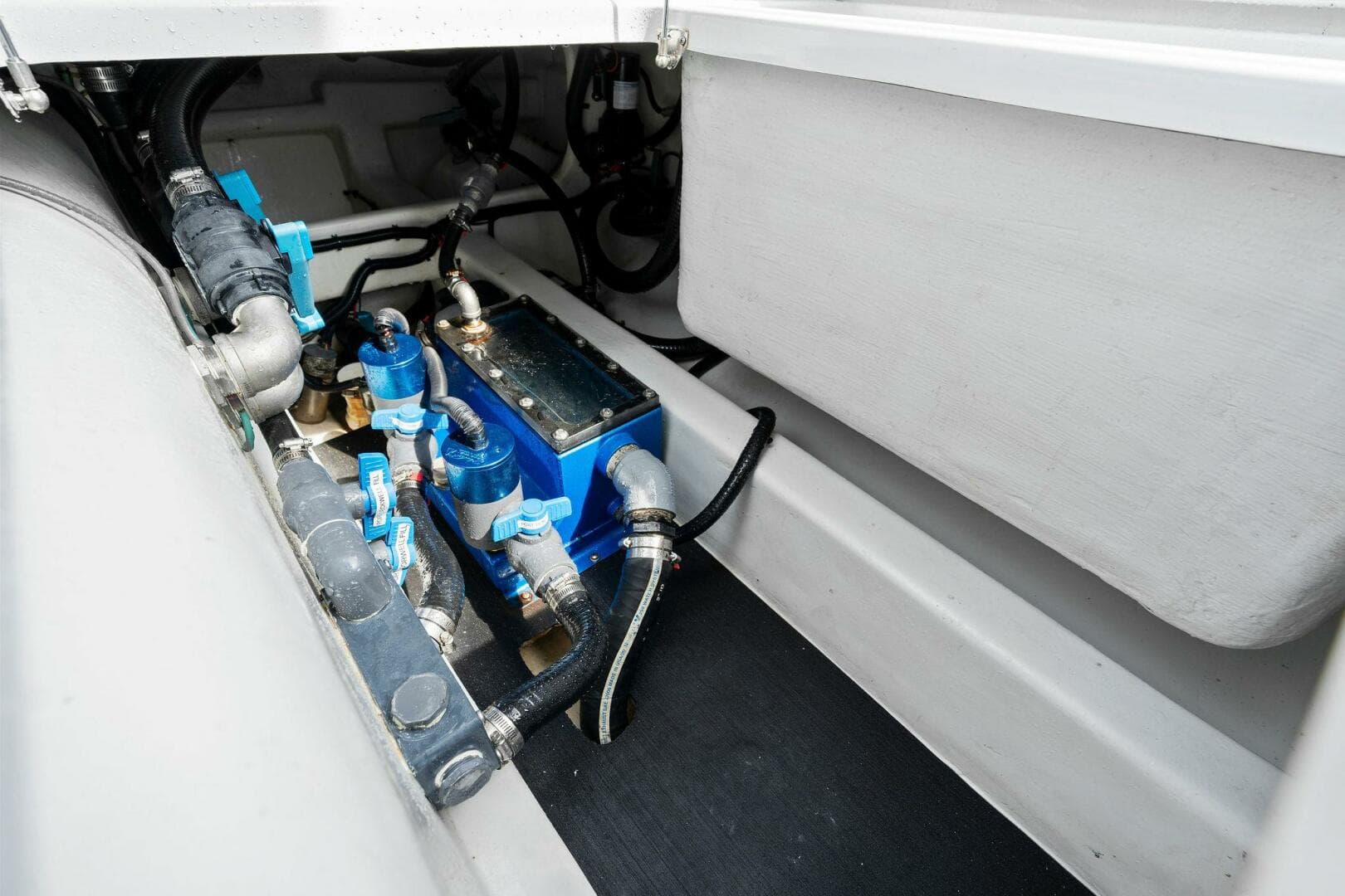 2022 Barker Boatworks 40 High Performance Cat — photo 55