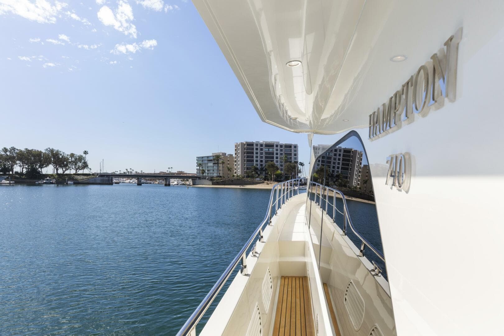 2007 Hampton Cockpit — photo 40