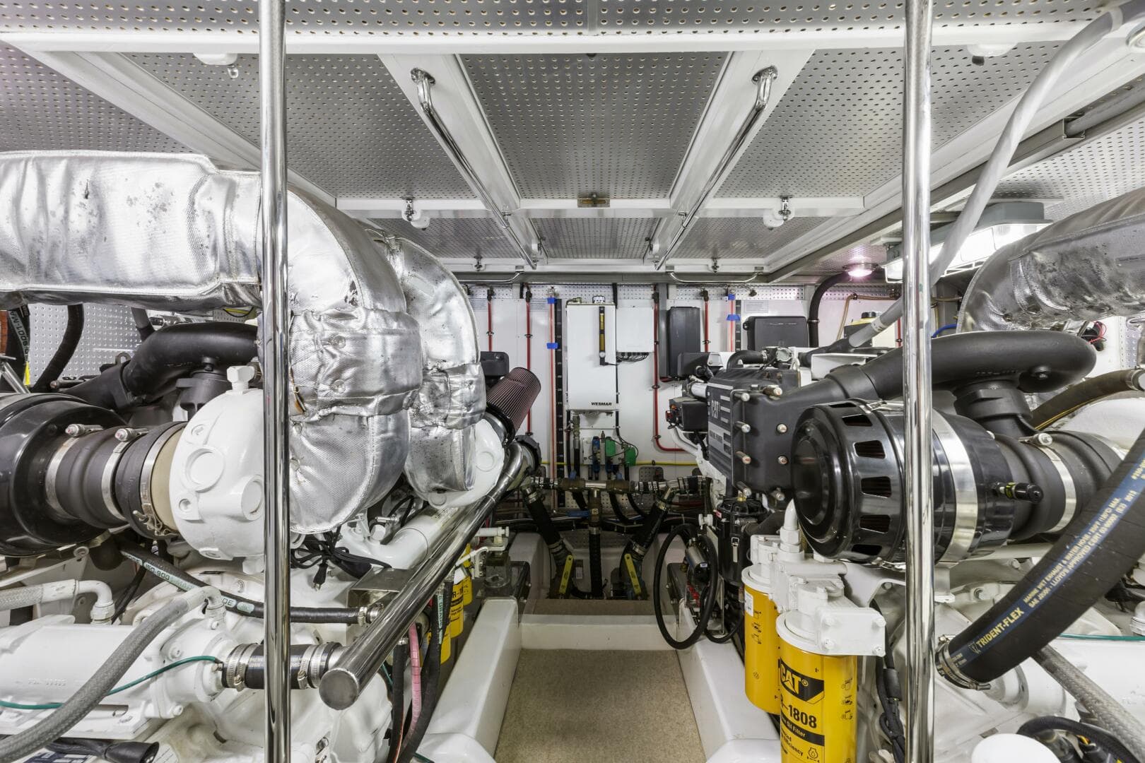 2007 Hampton Cockpit — photo 28