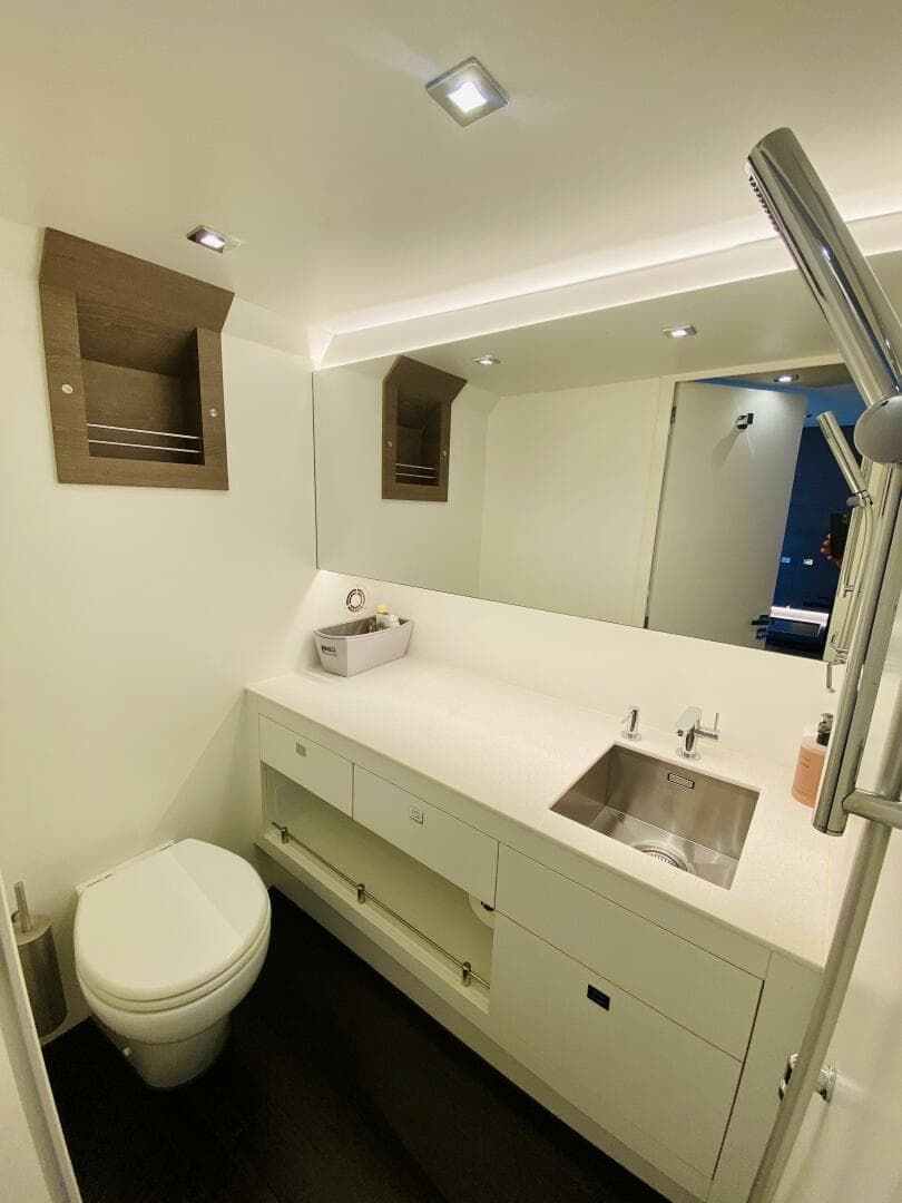 2020 Vanquish Vq 45 — photo 30