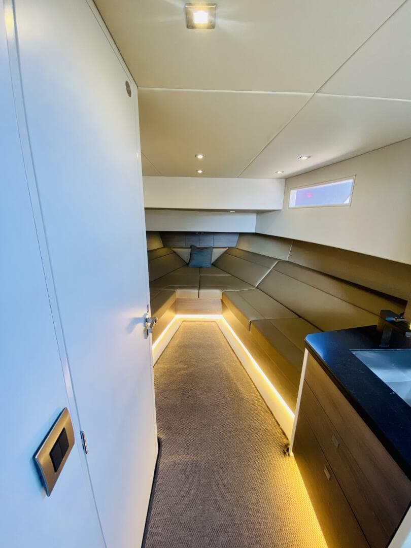 2020 Vanquish Vq 45 — photo 29