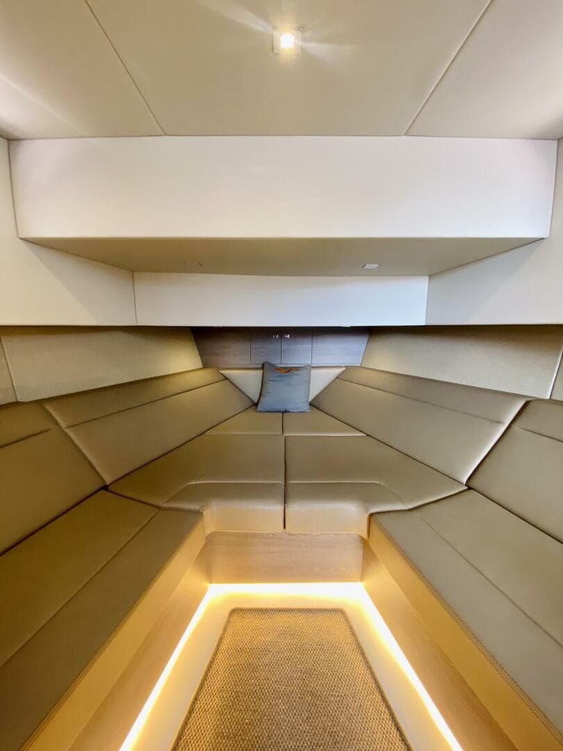 2020 Vanquish Vq 45 — photo 31