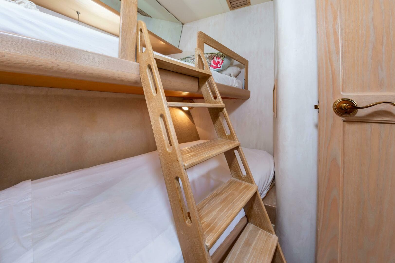 1995 West Bay Sonship — photo 40