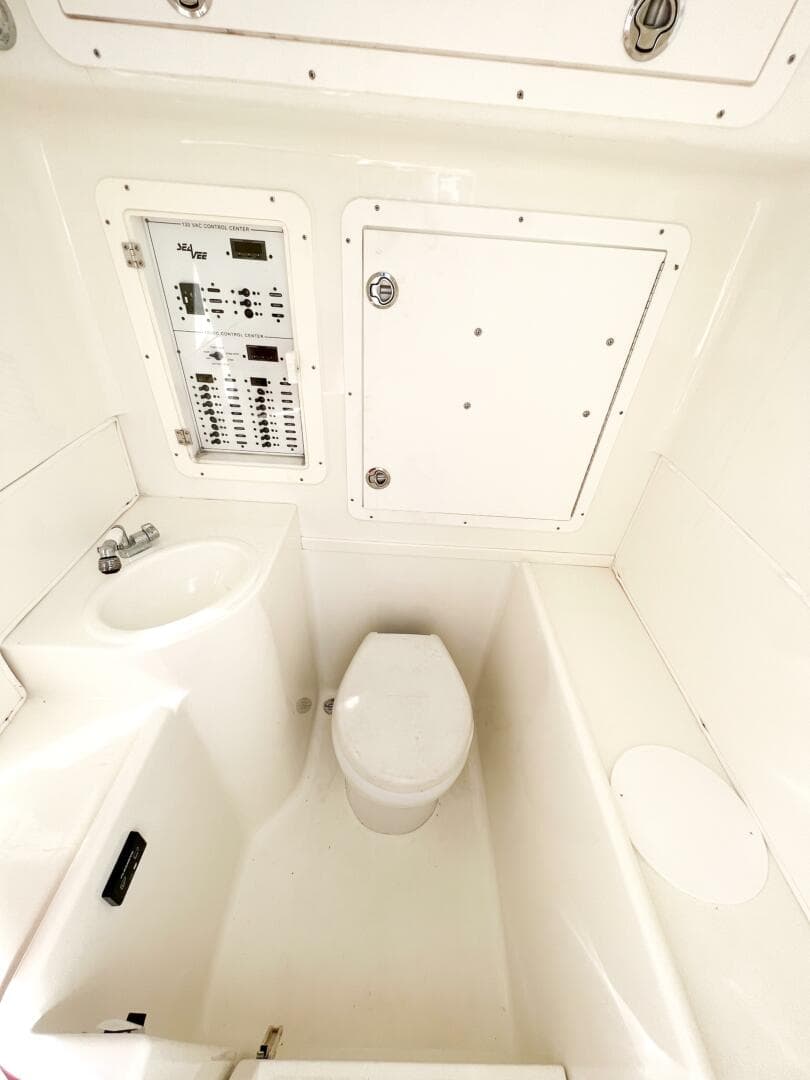 2017 Seavee 390Z Center Console — photo 35