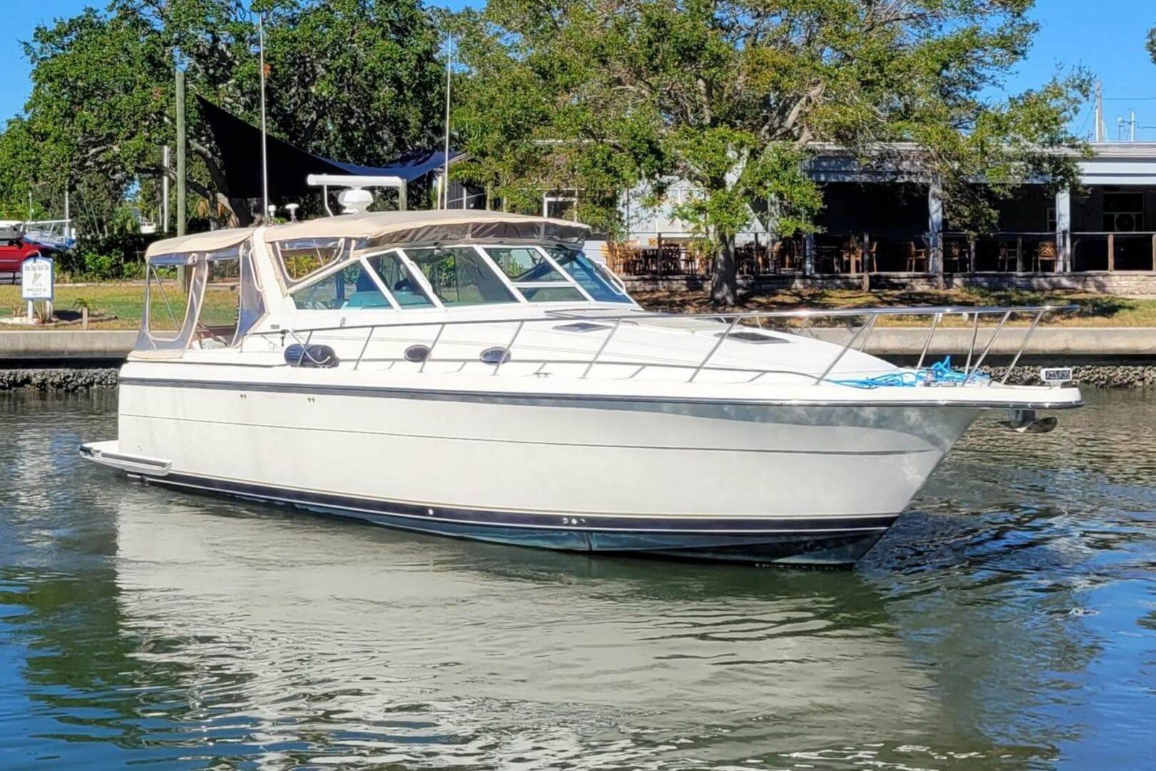 1996 Tiara Yachts 4000 Express