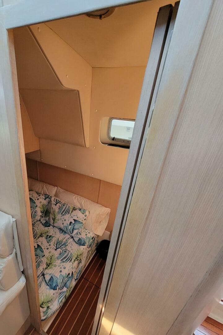 1996 Tiara Yachts 4000 Express — photo 7