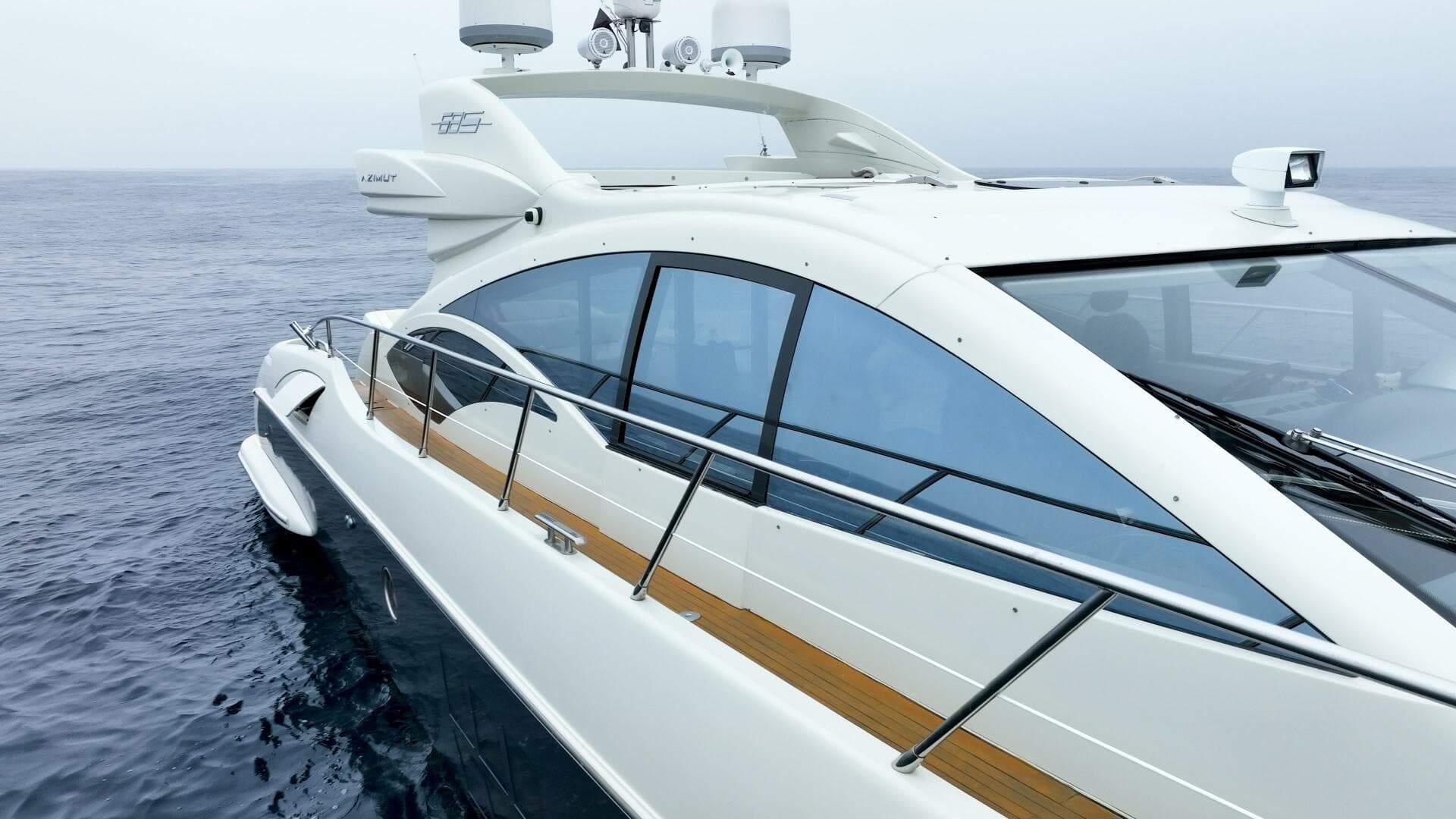 2011 Azimut 68S — photo 41