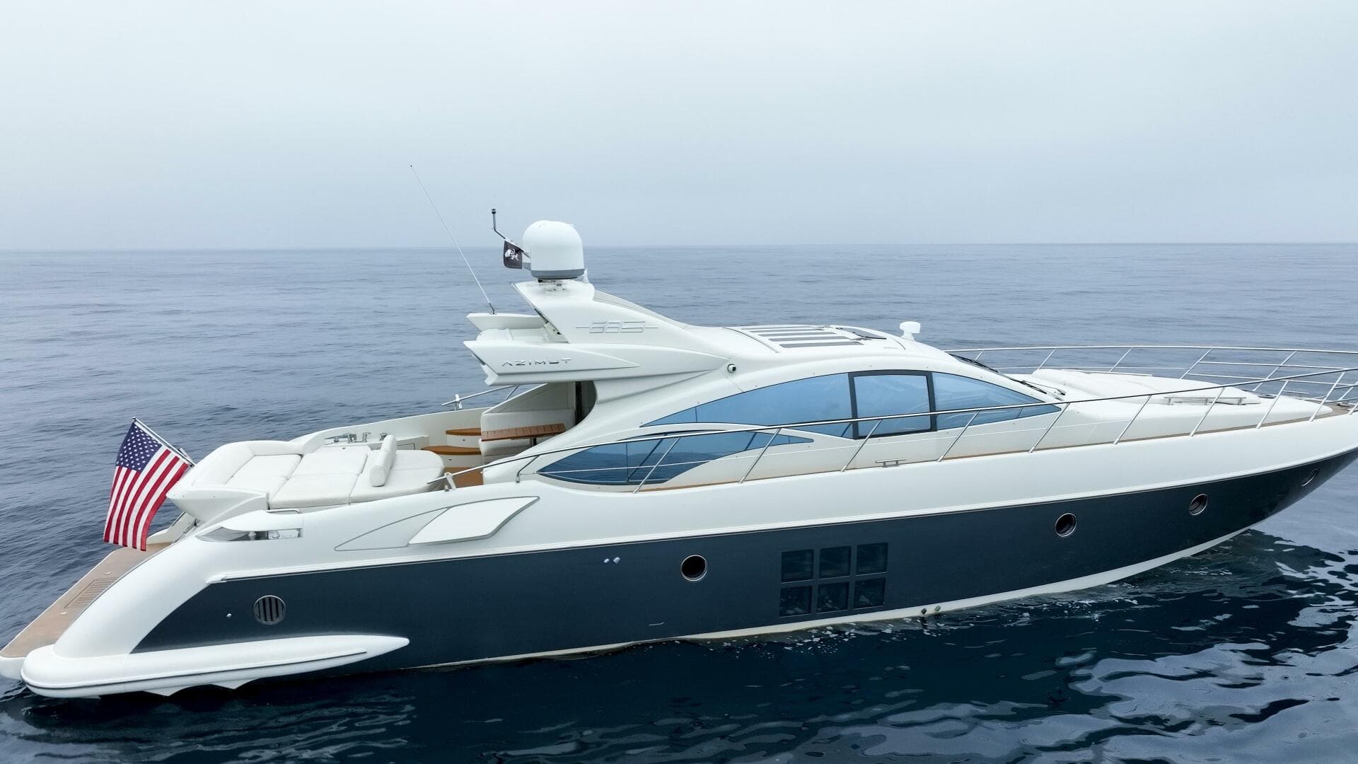 2011 Azimut 68S — photo 39