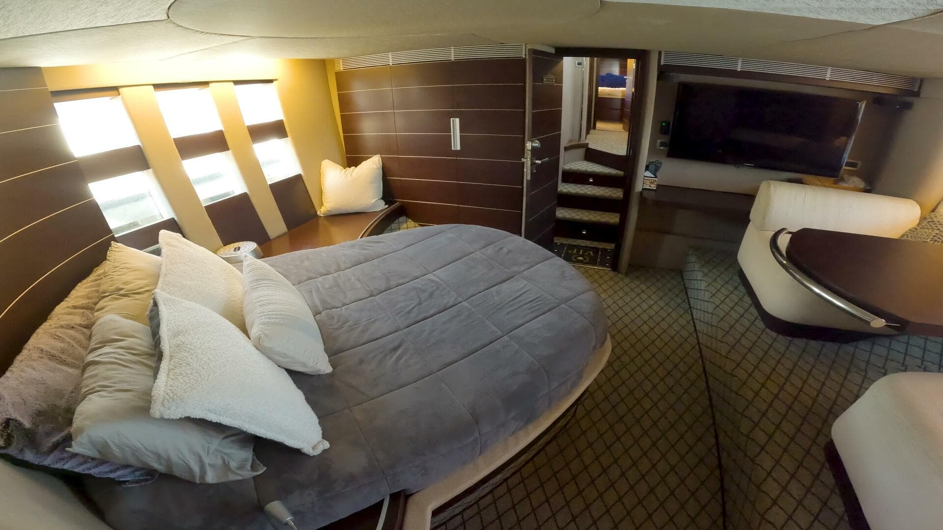 2011 Azimut 68S — photo 13