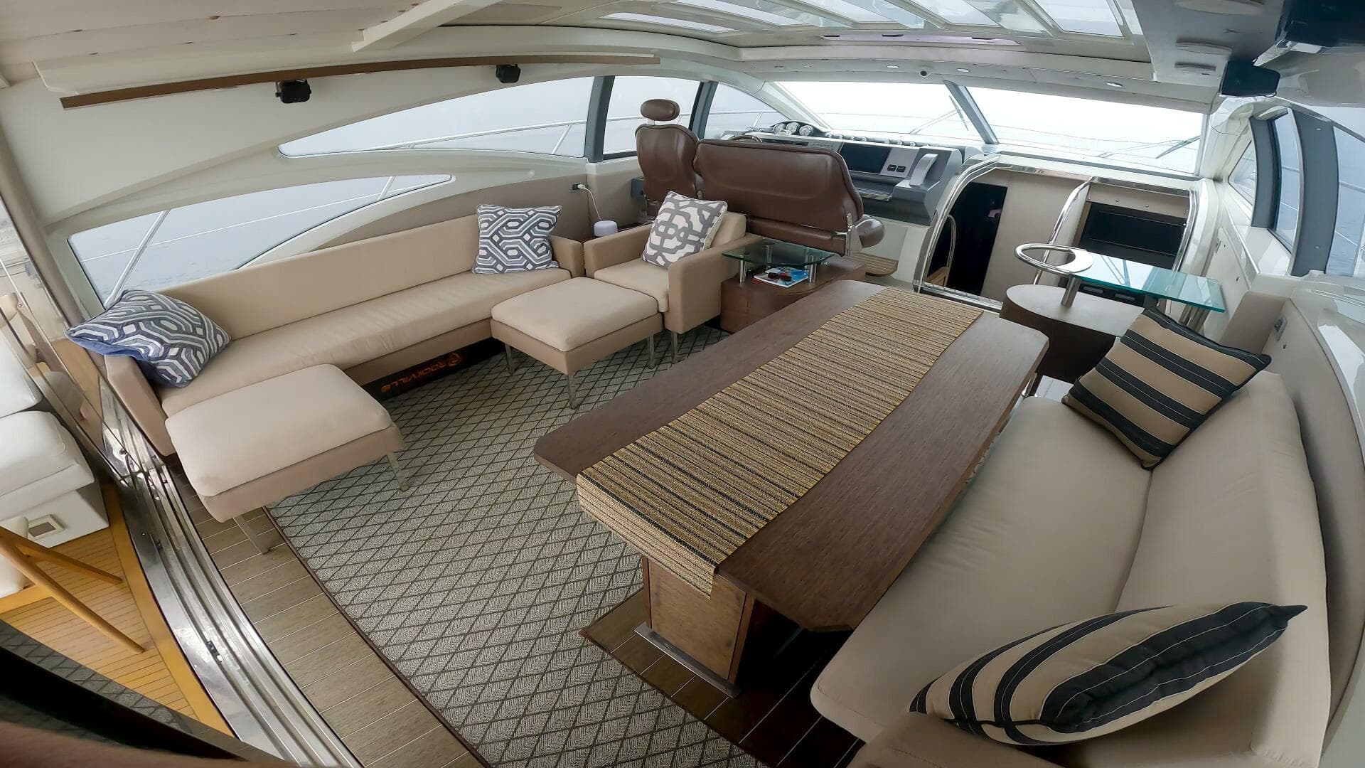 2011 Azimut 68S — photo 7