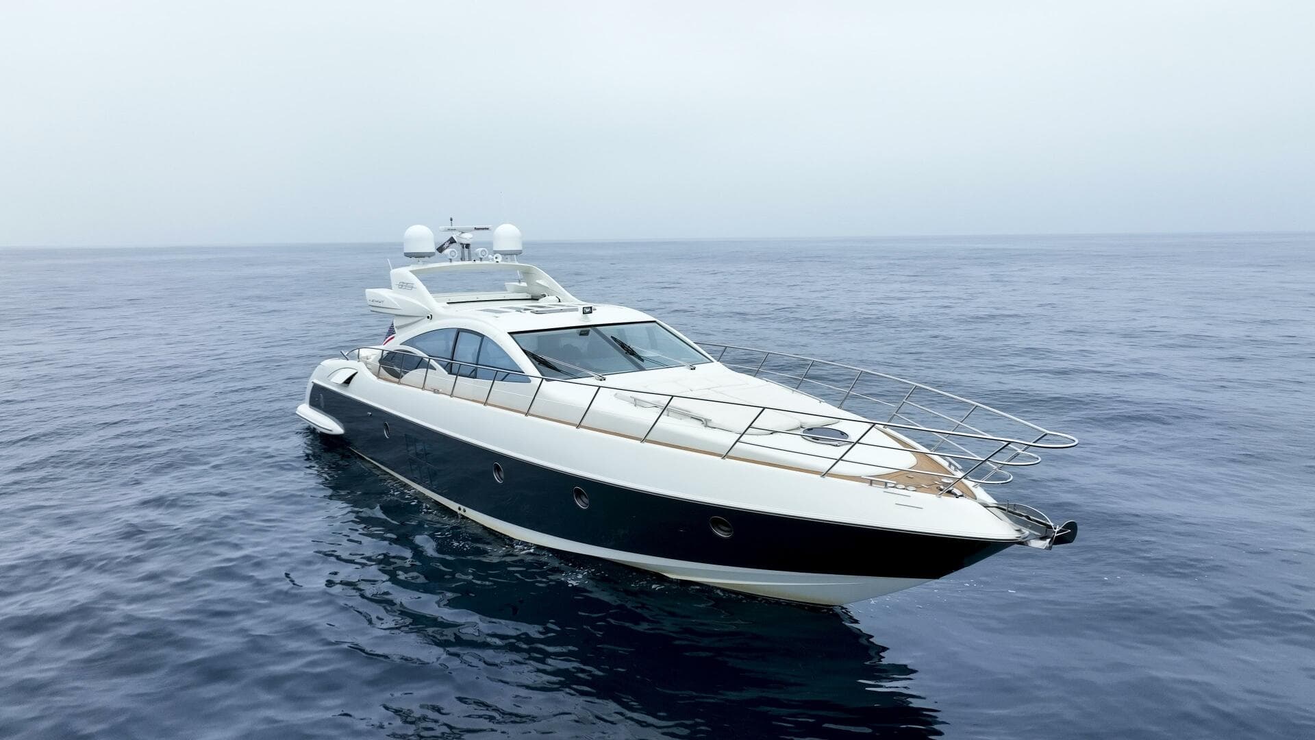 2011 Azimut 68S — photo 31