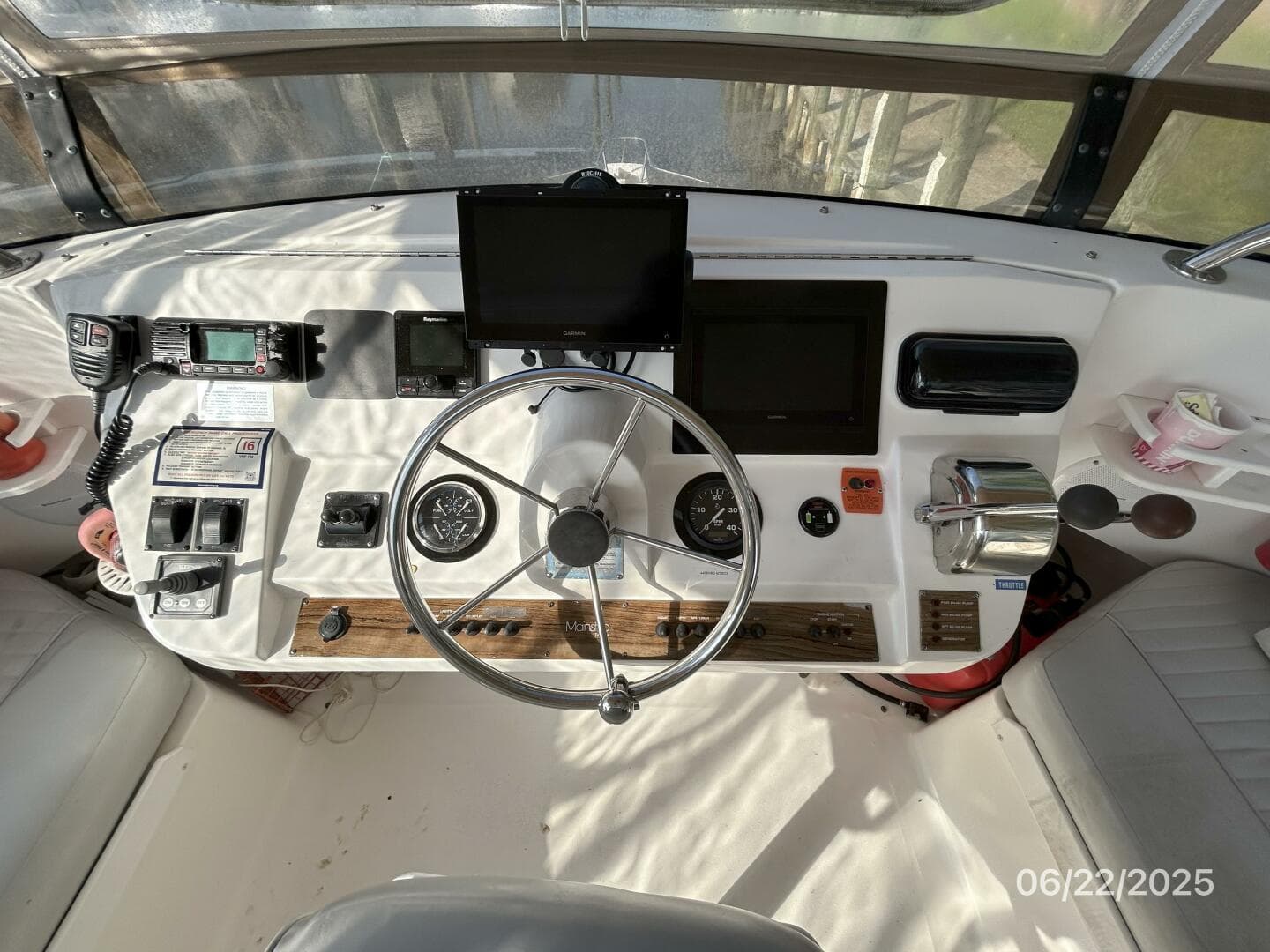 2003 Mainship 390 — photo 21