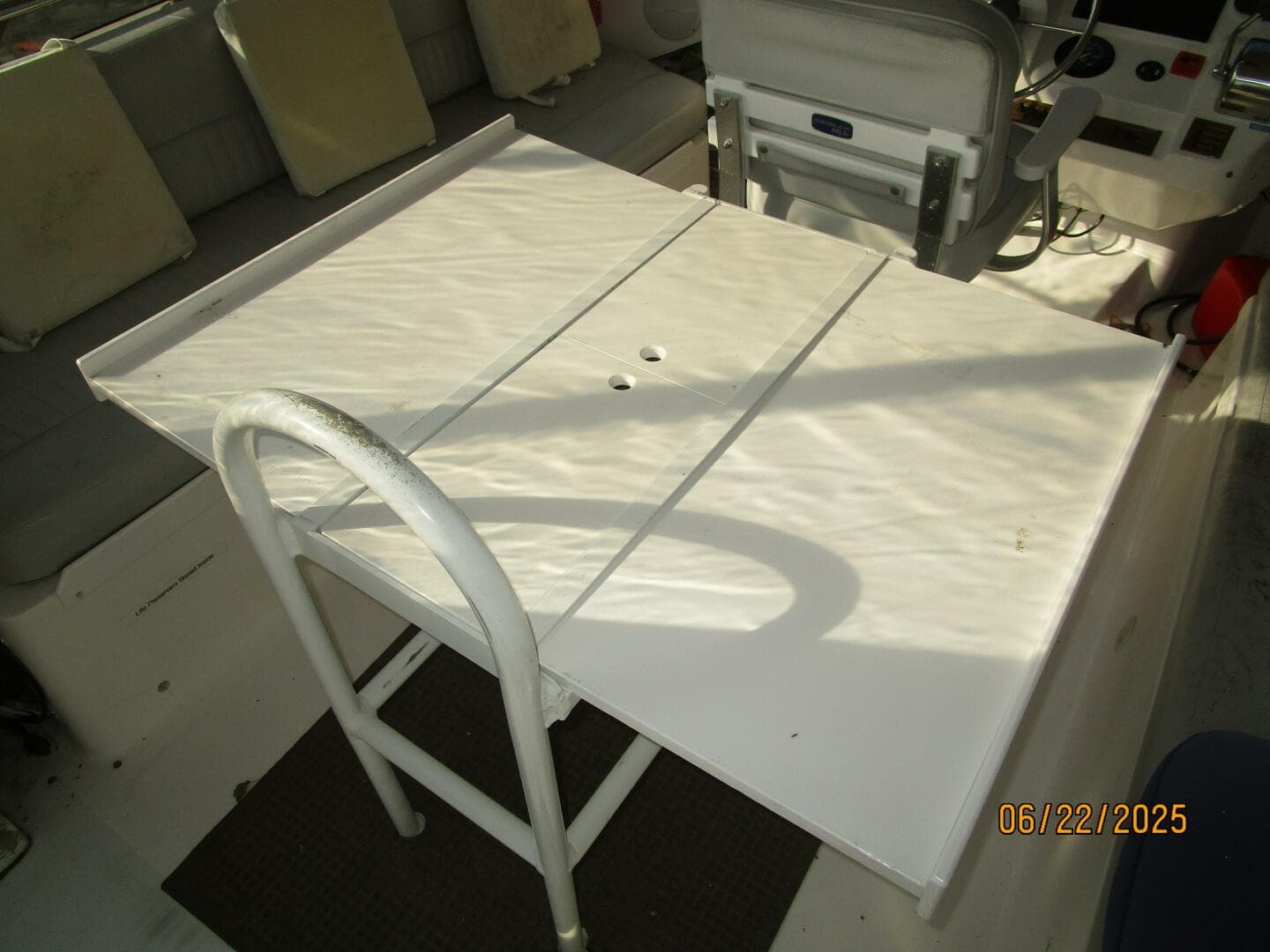 2003 Mainship 390 — photo 23
