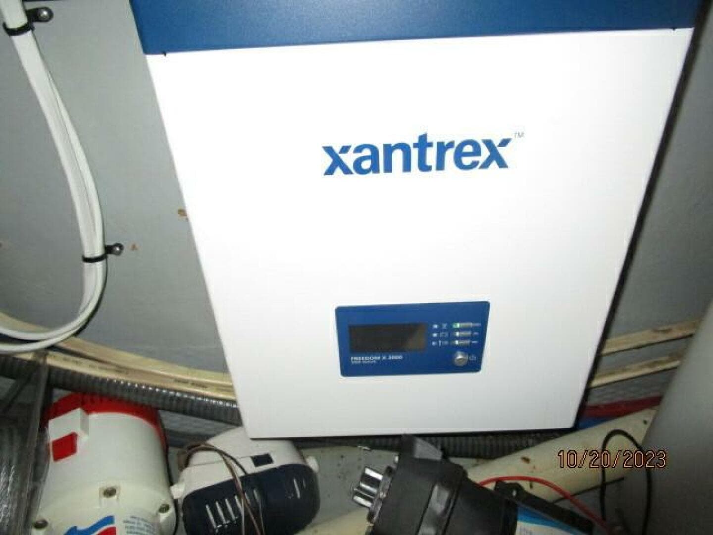 2003 Mainship 390 — photo 64