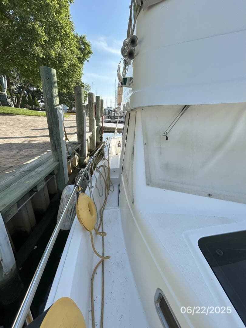 2003 Mainship 390 — photo 14