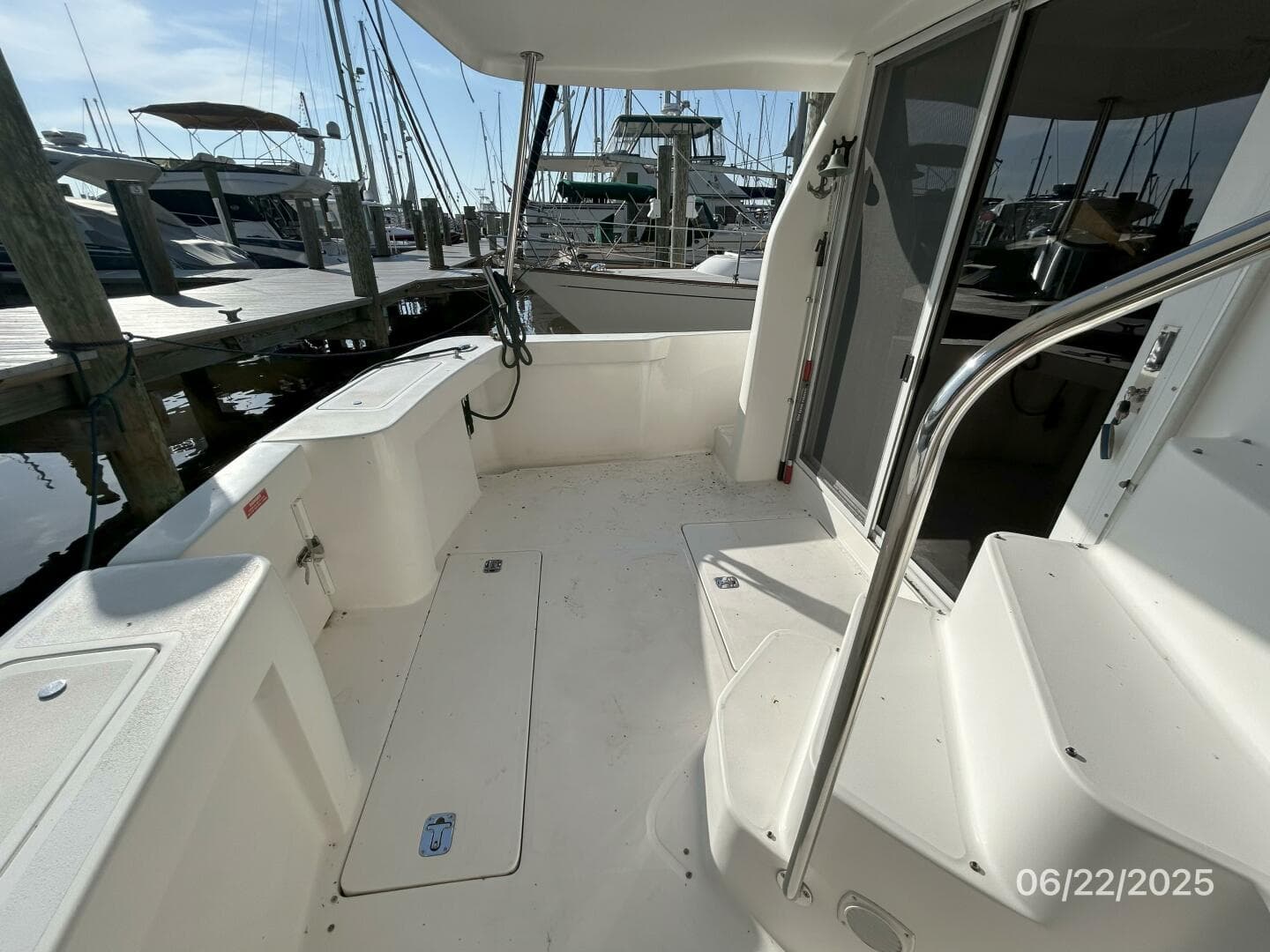 2003 Mainship 390 — photo 34