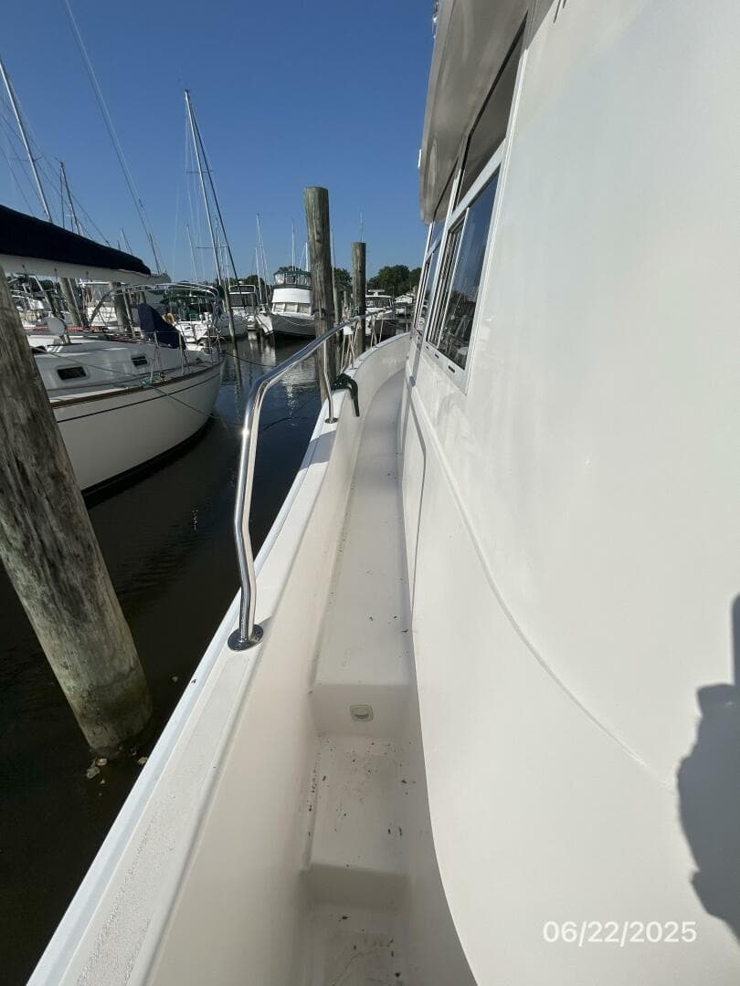 2003 Mainship 390 — photo 11