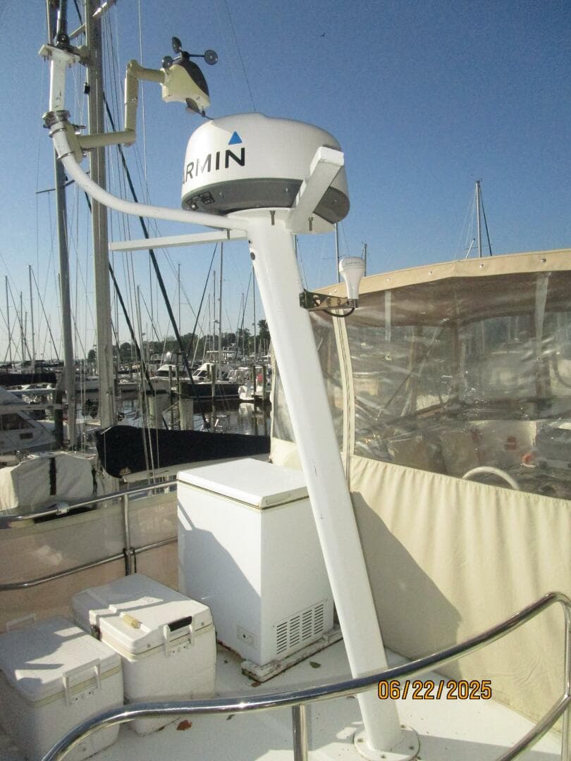 2003 Mainship 390 — photo 28