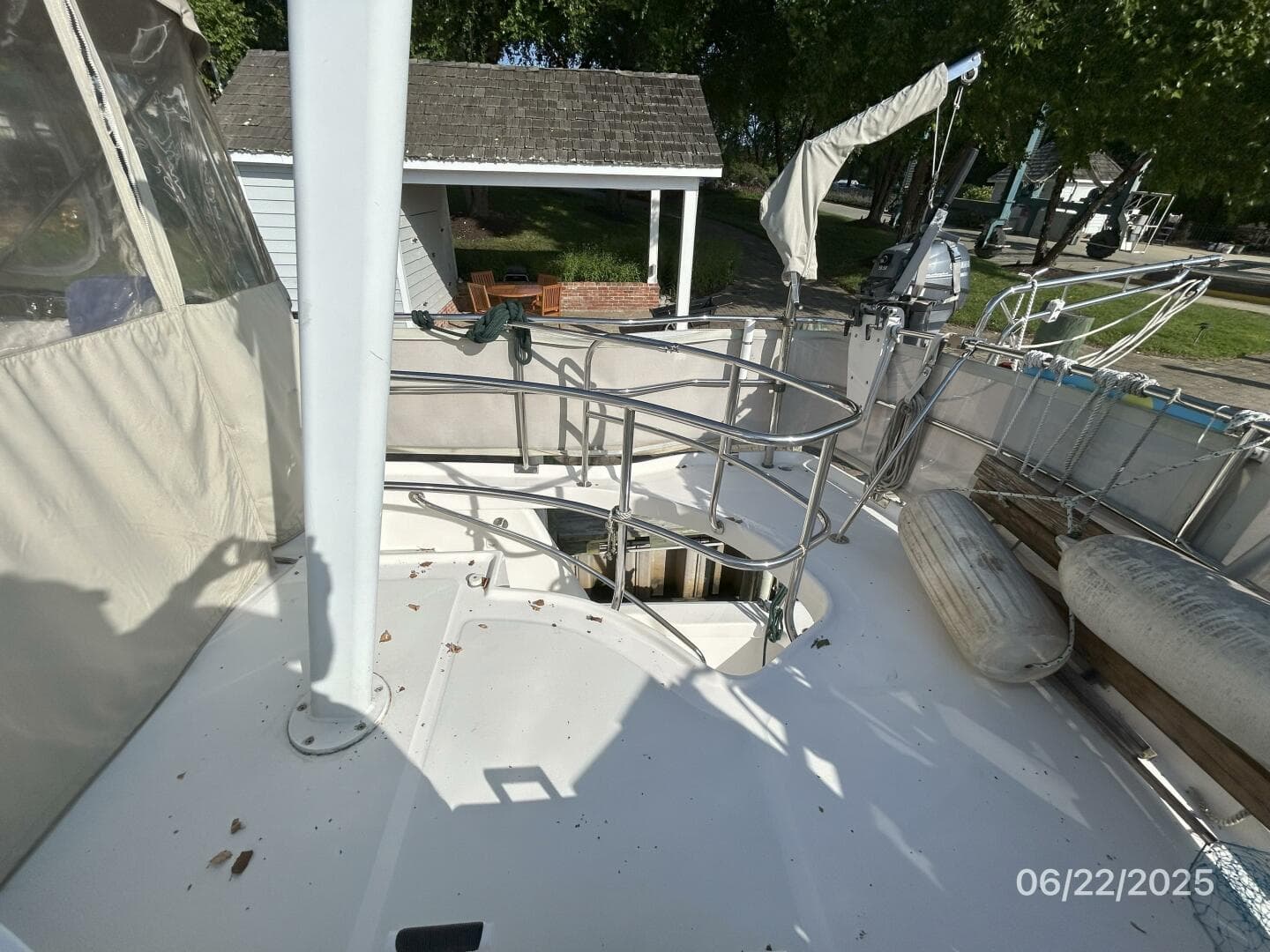 2003 Mainship 390 — photo 27